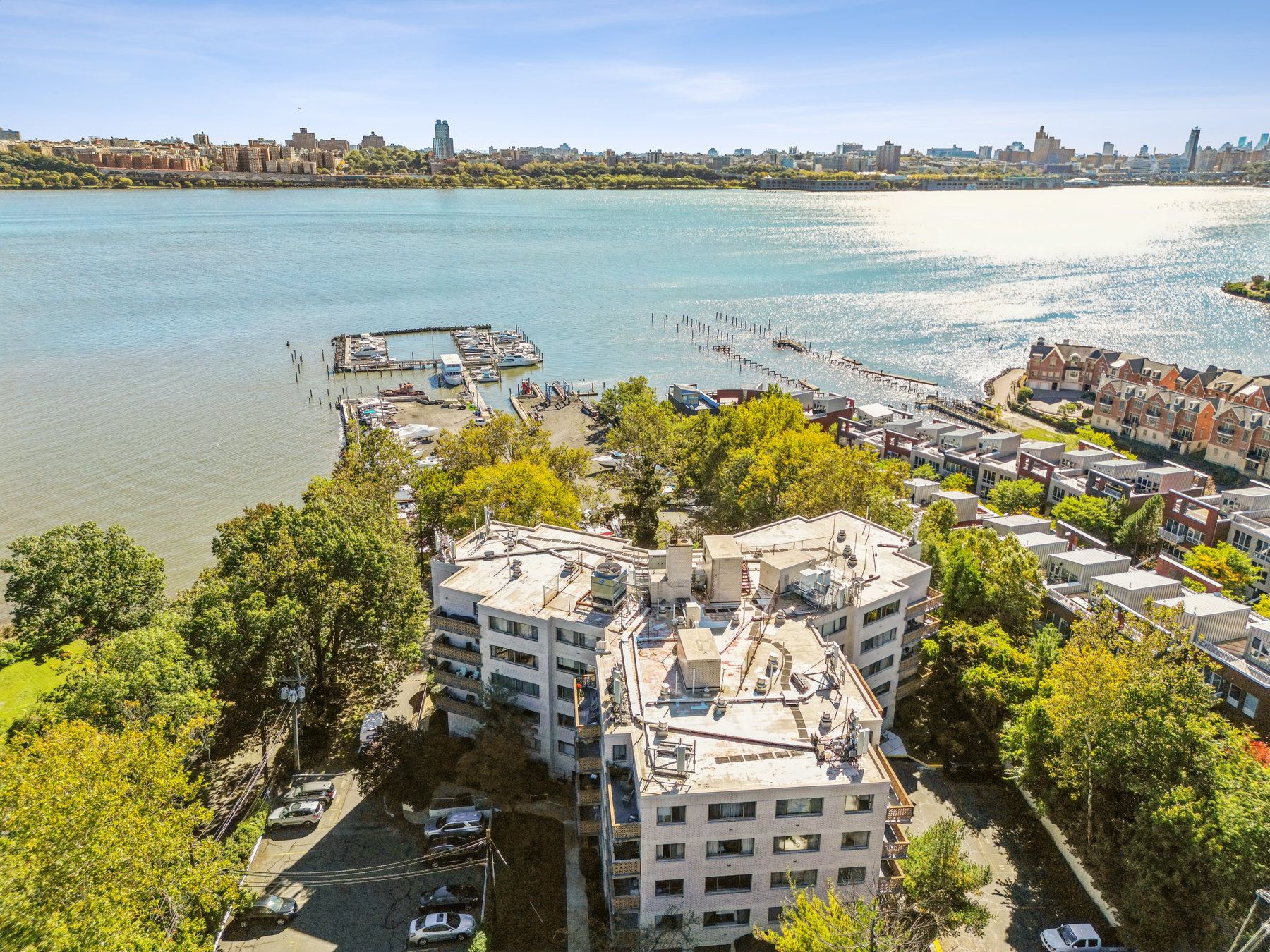 1375 River Road Unit# 5M