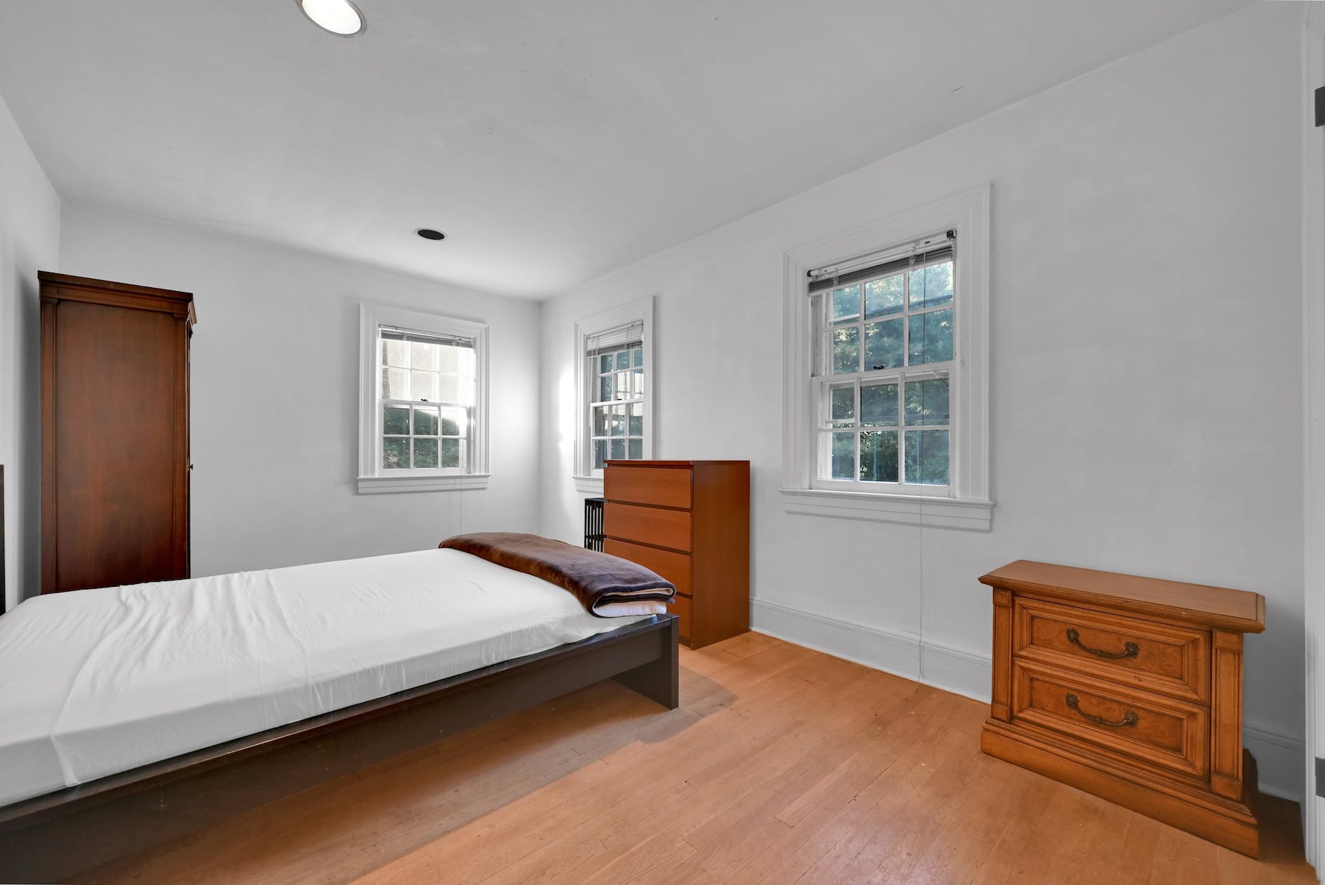 242 Hardenburgh Ave