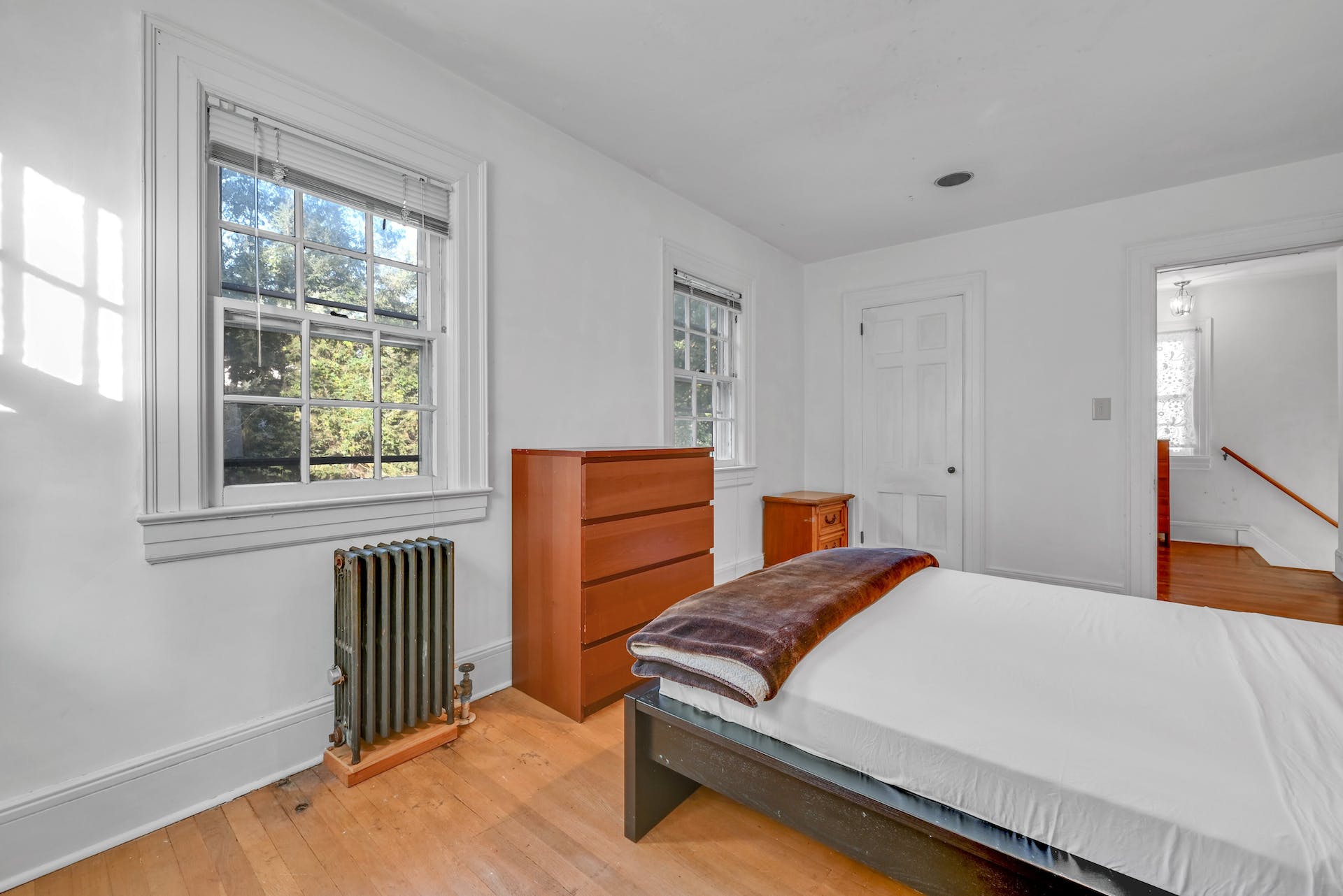 242 Hardenburgh Ave