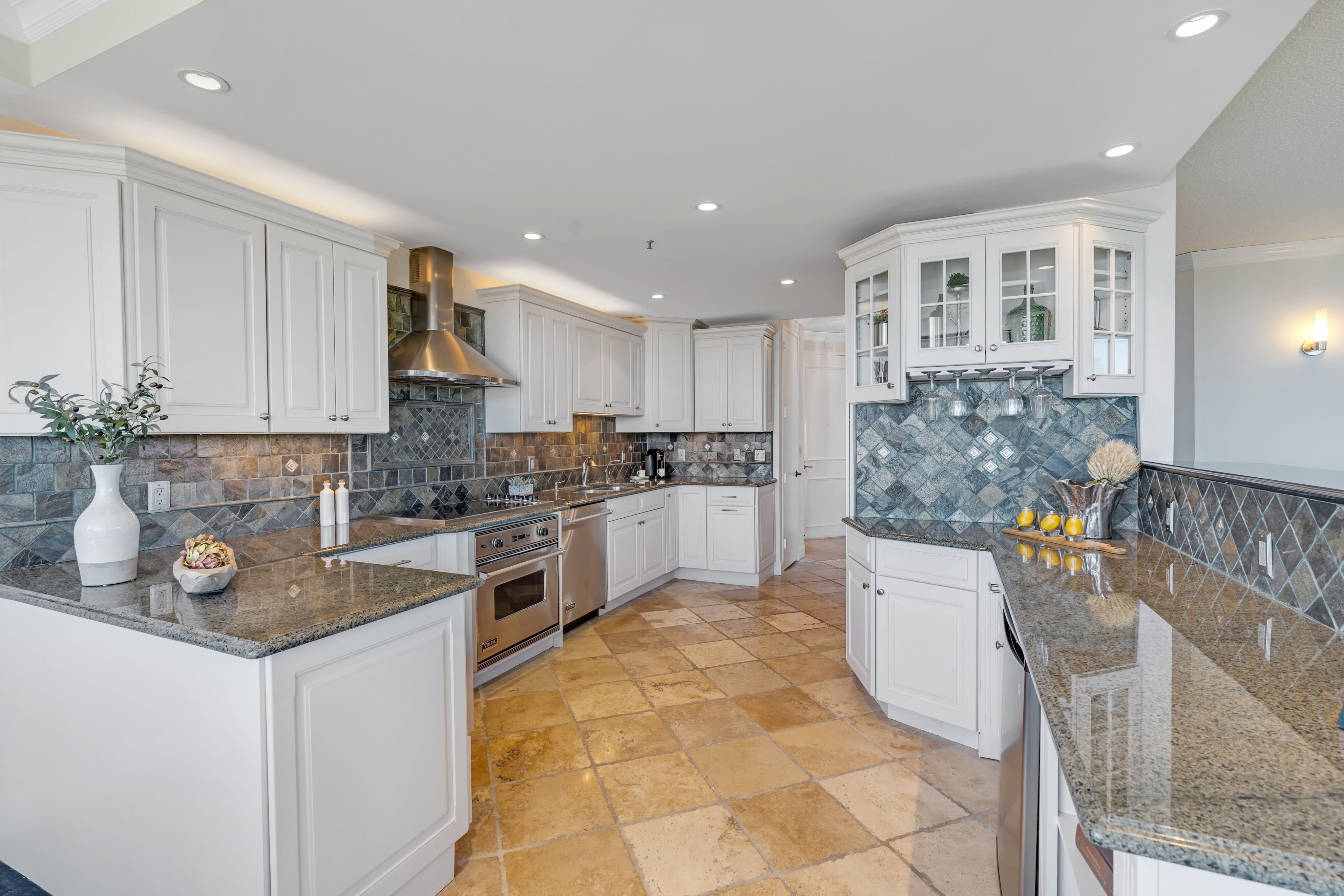 100 Carlyle Drive Unit# 2KN