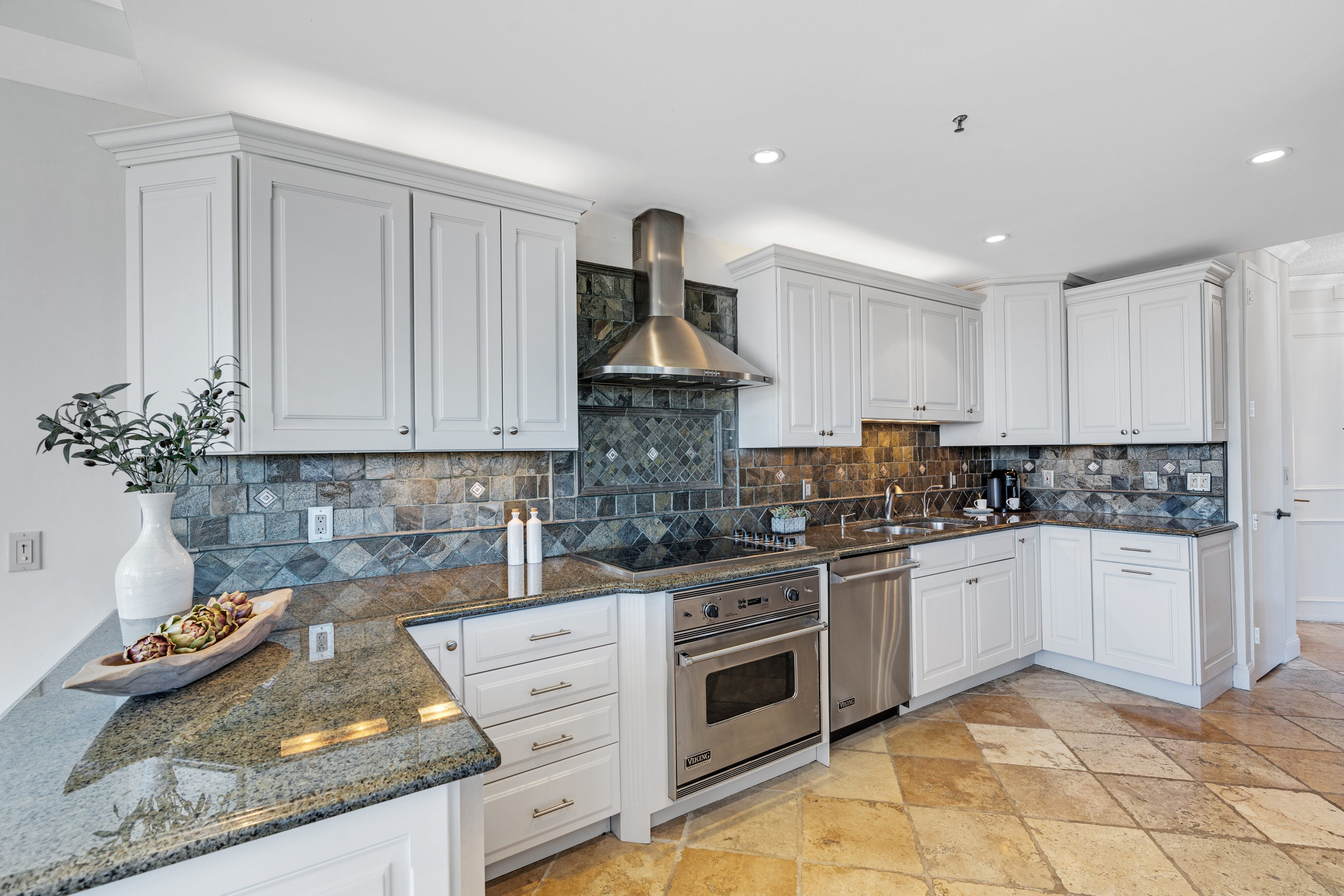 100 Carlyle Drive Unit# 2KN