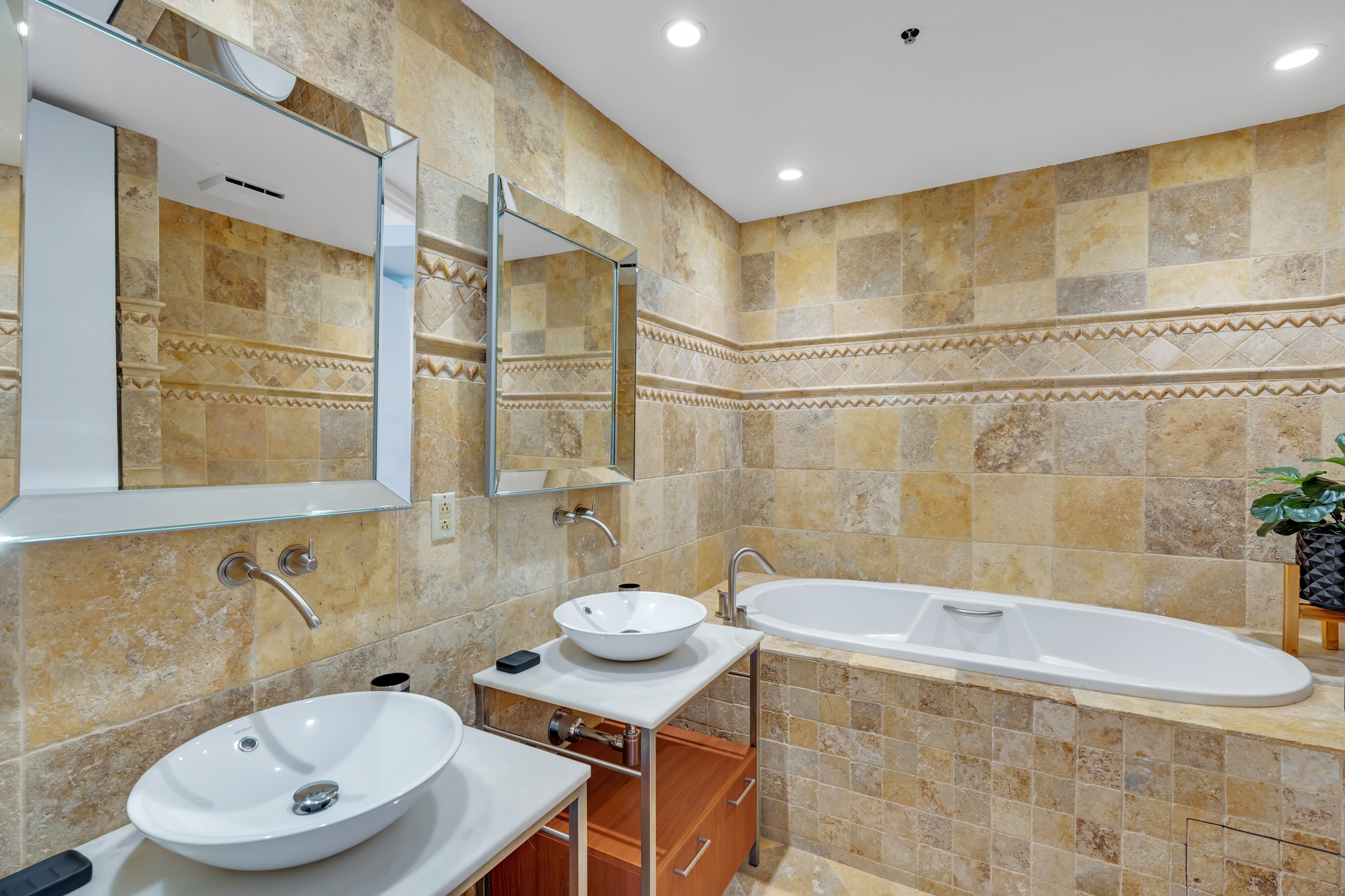 100 Carlyle Drive Unit# 2KN