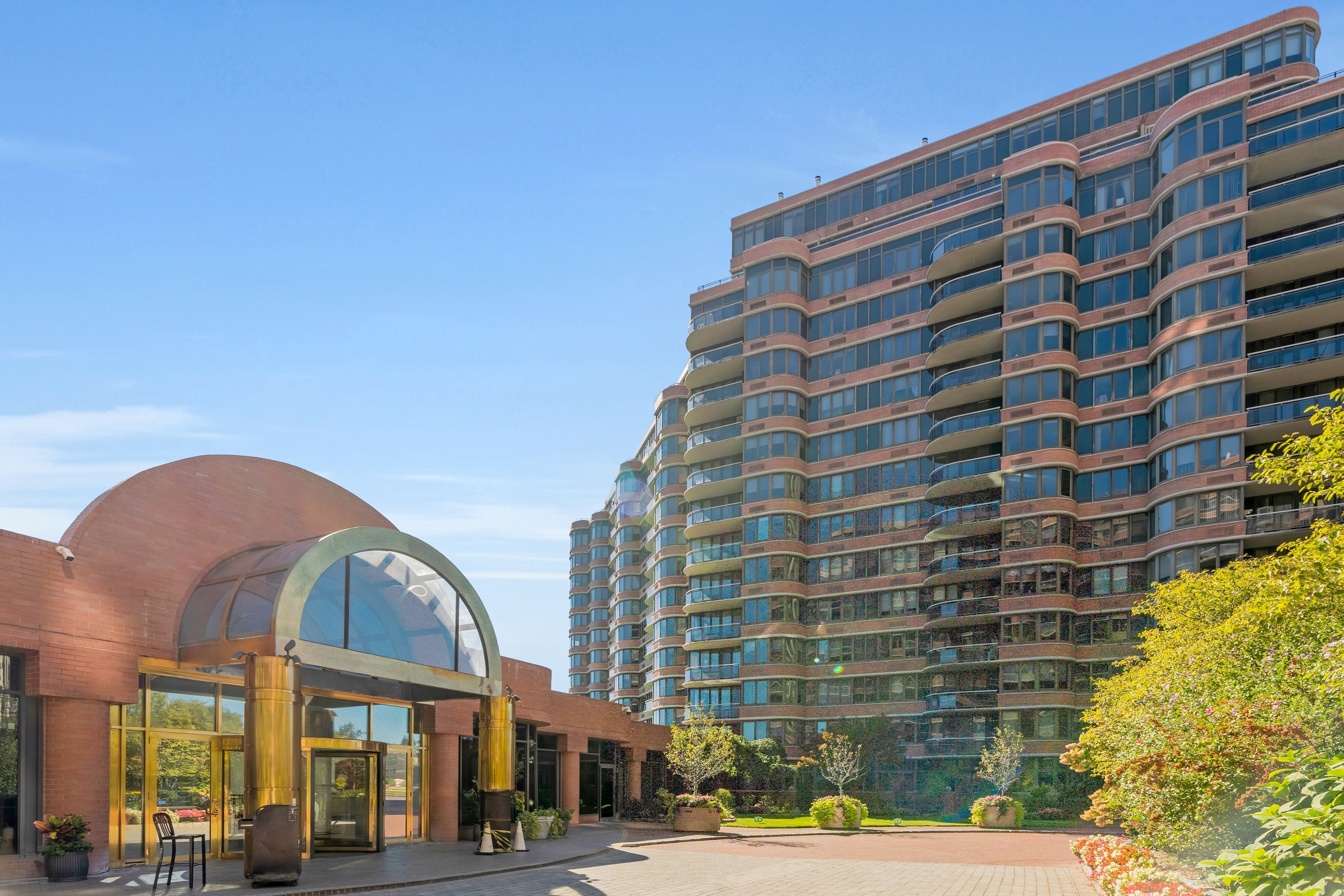 100 Carlyle Drive Unit# 2KN