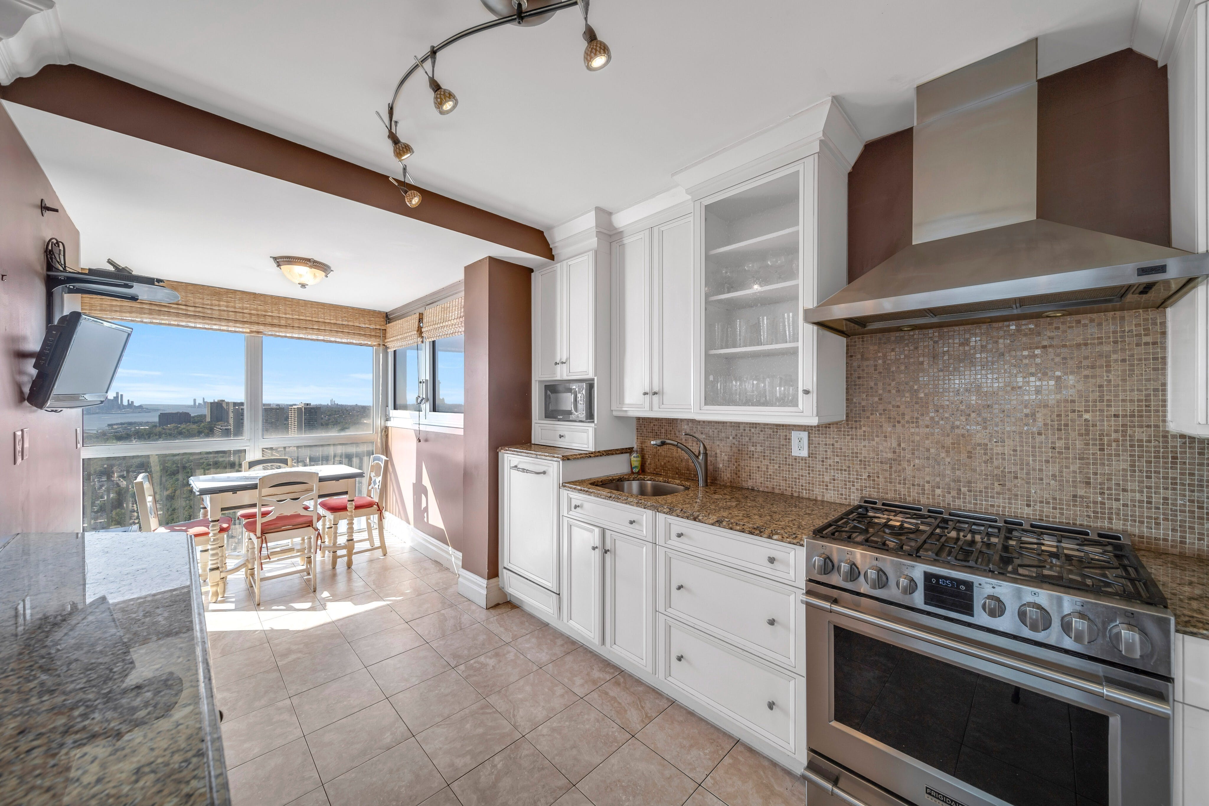1530 Palisade Avenue Unit# 29L