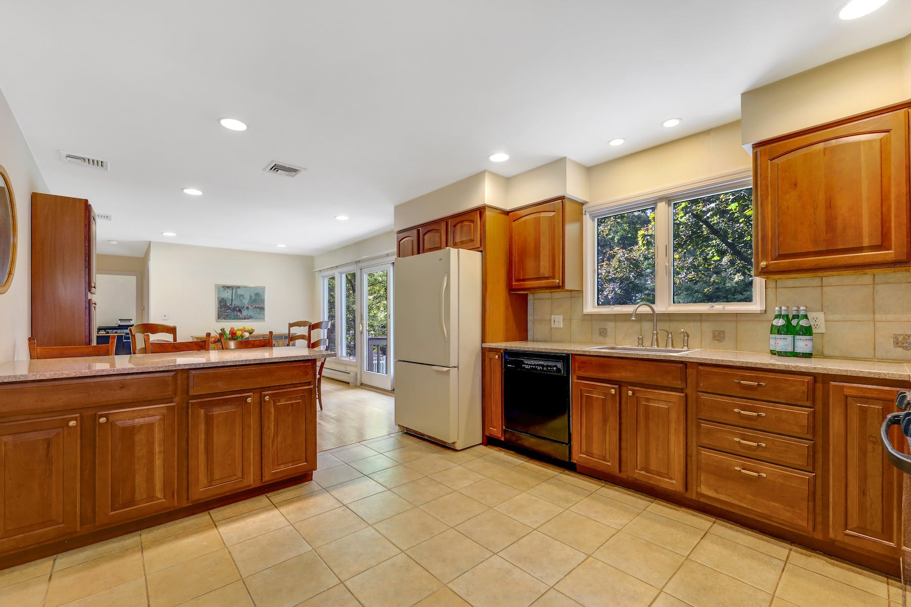 16 Wanamaker Avenue 