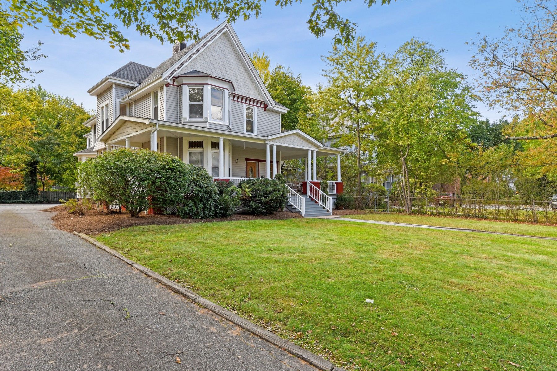 132 Lincoln Street 