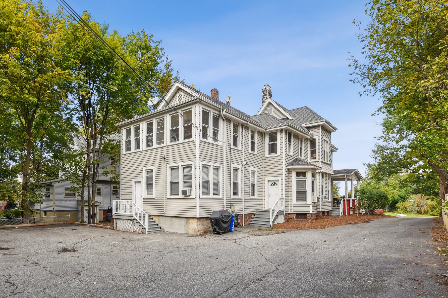 132 Lincoln Street 