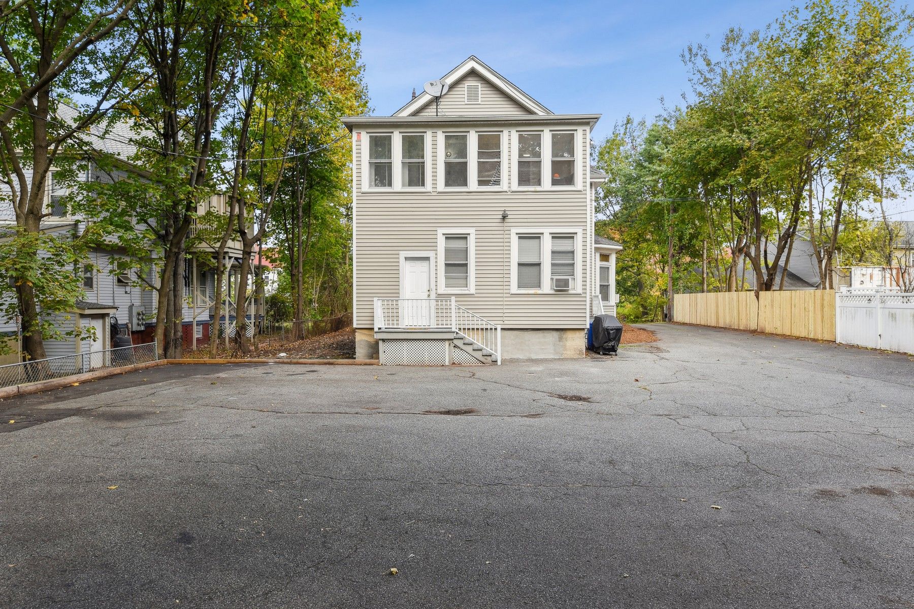 132 Lincoln Street 