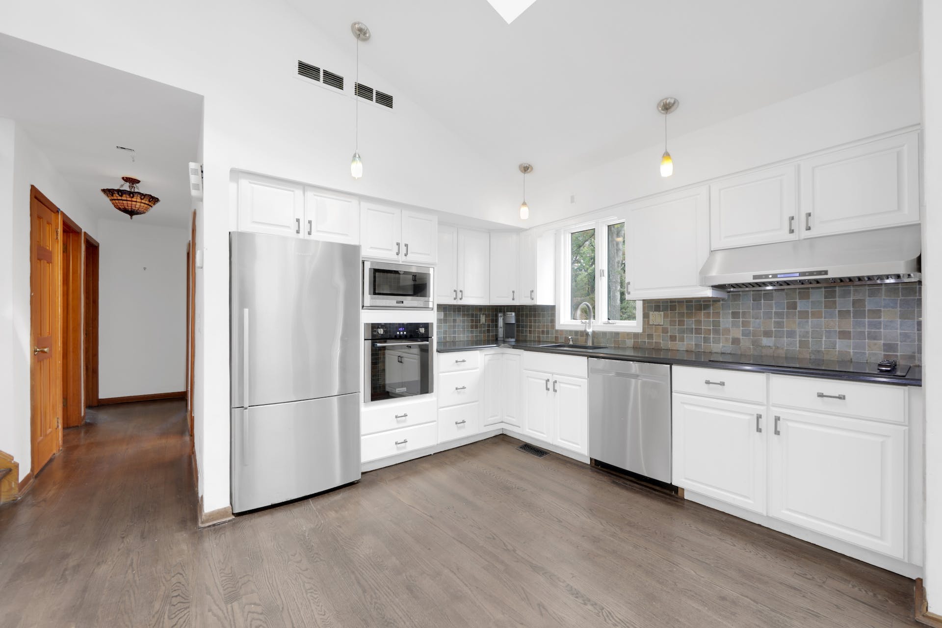 34 Minnehaha Boulevard