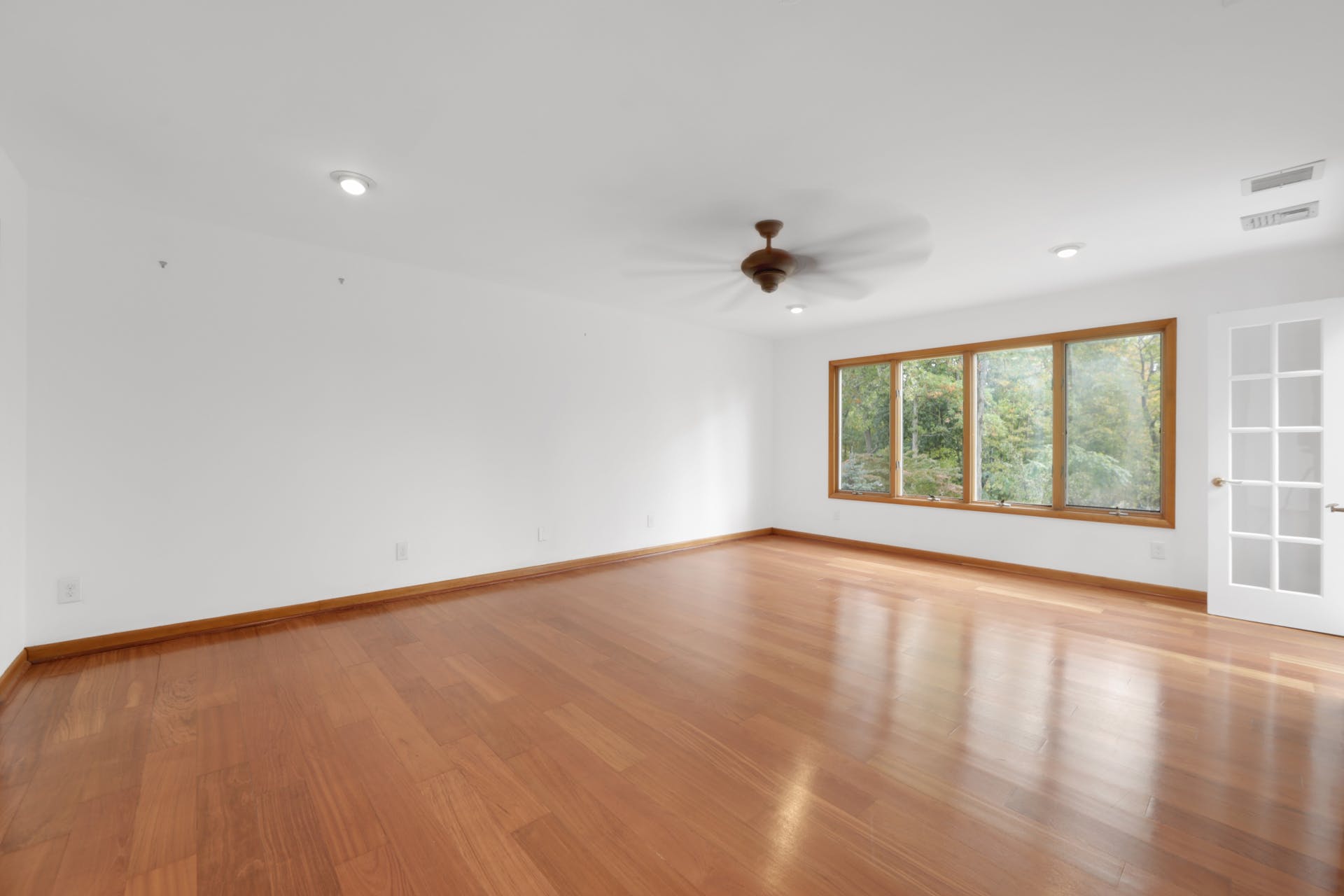 34 Minnehaha Boulevard