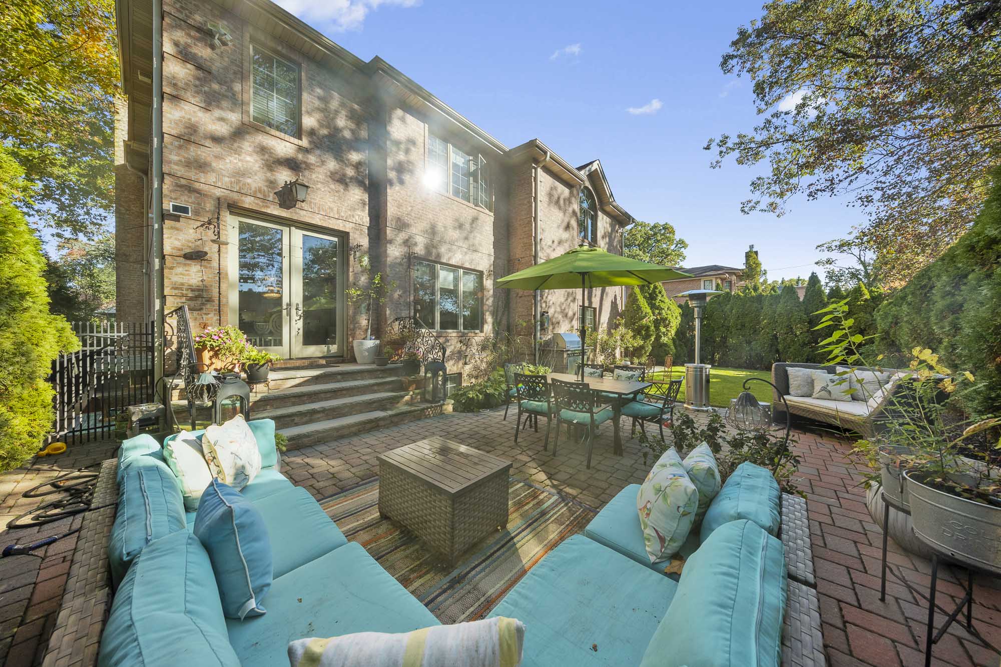 1087 Briar Way 