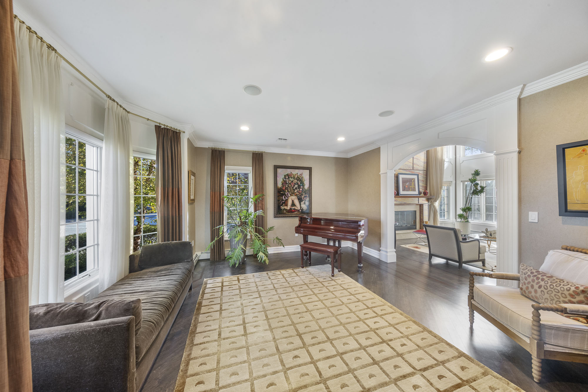 1087 Briar Way 