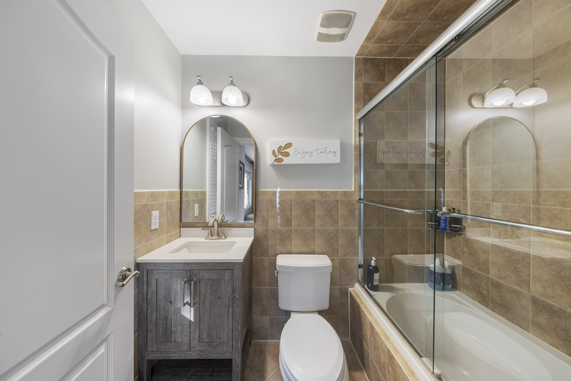 1087 Briar Way 