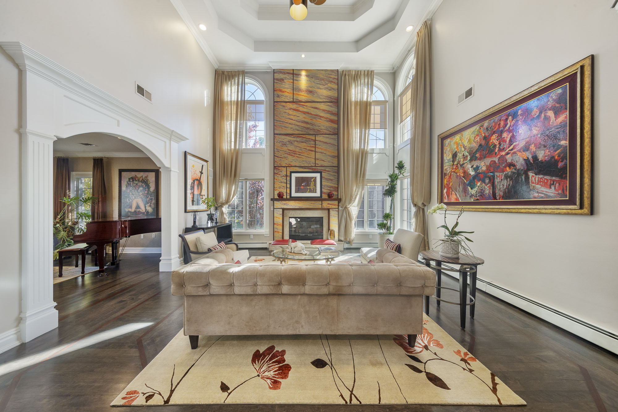 1087 Briar Way 