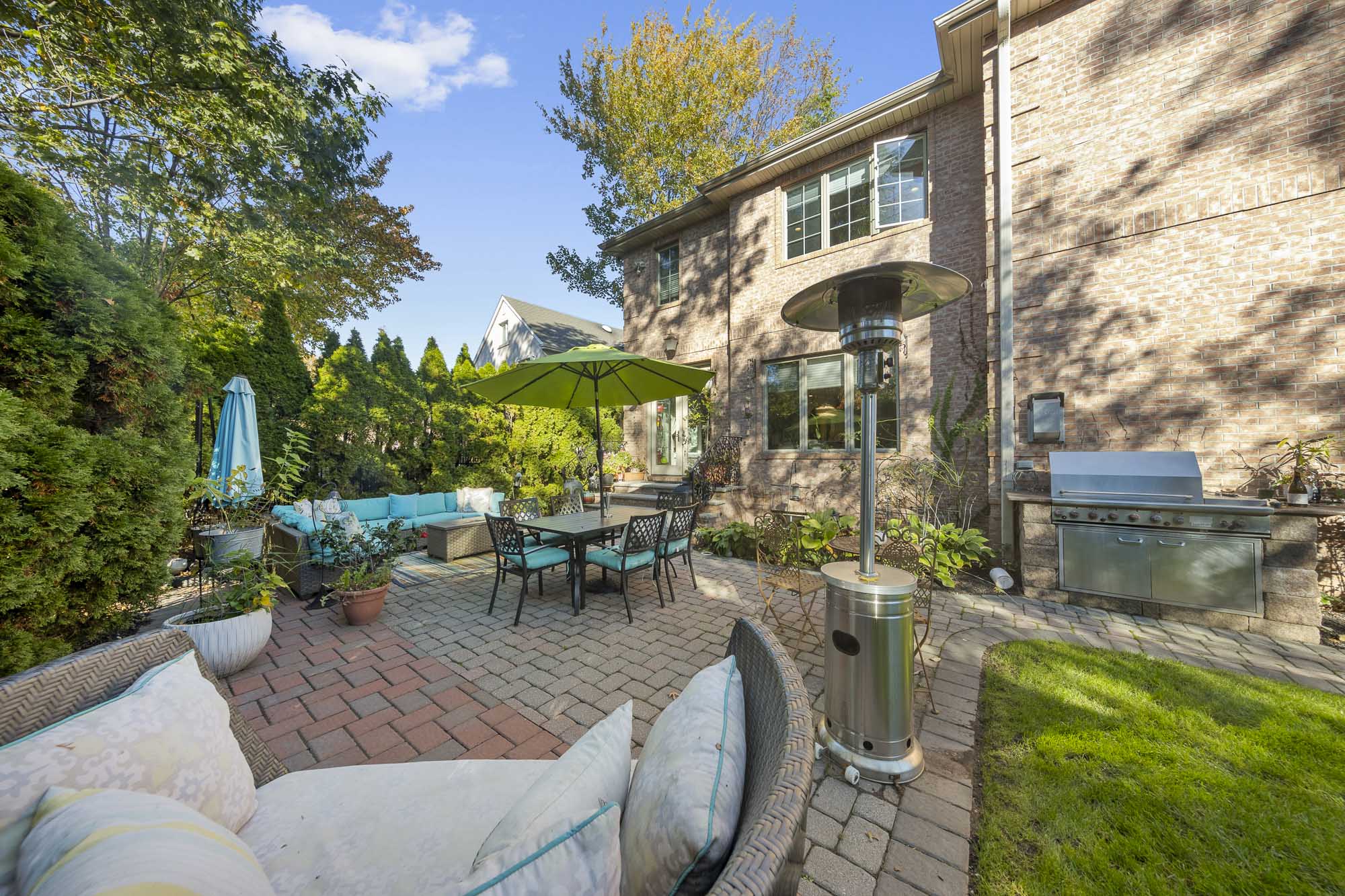 1087 Briar Way 