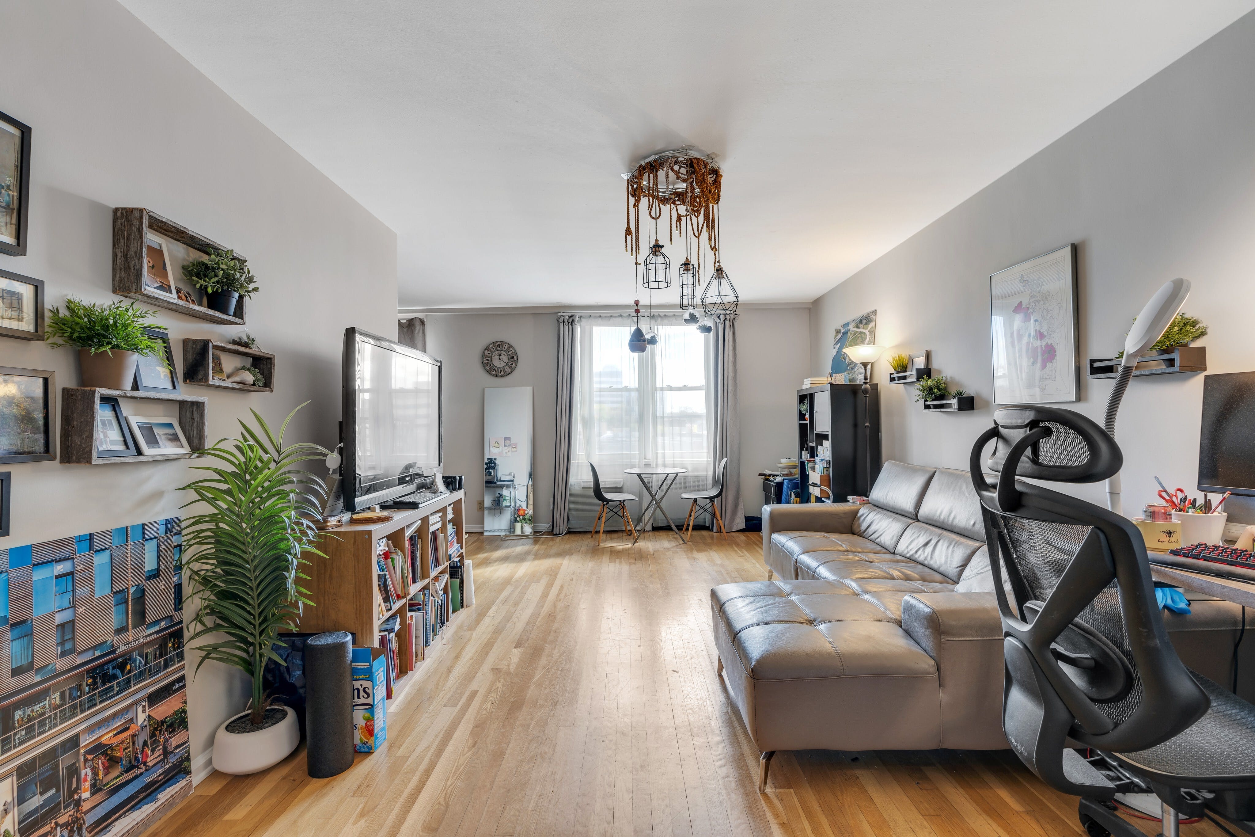 2160 Center Avenue Unit# 4G