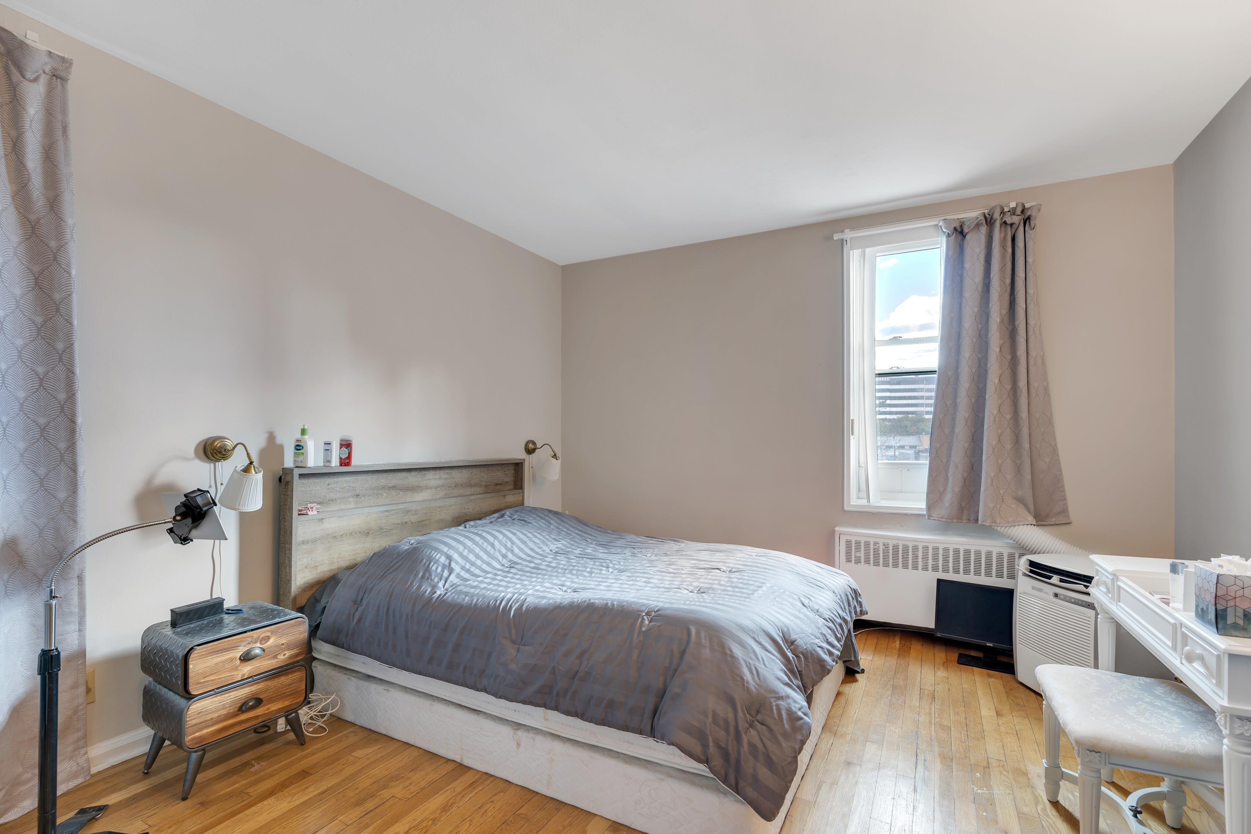 2160 Center Avenue Unit# 4G