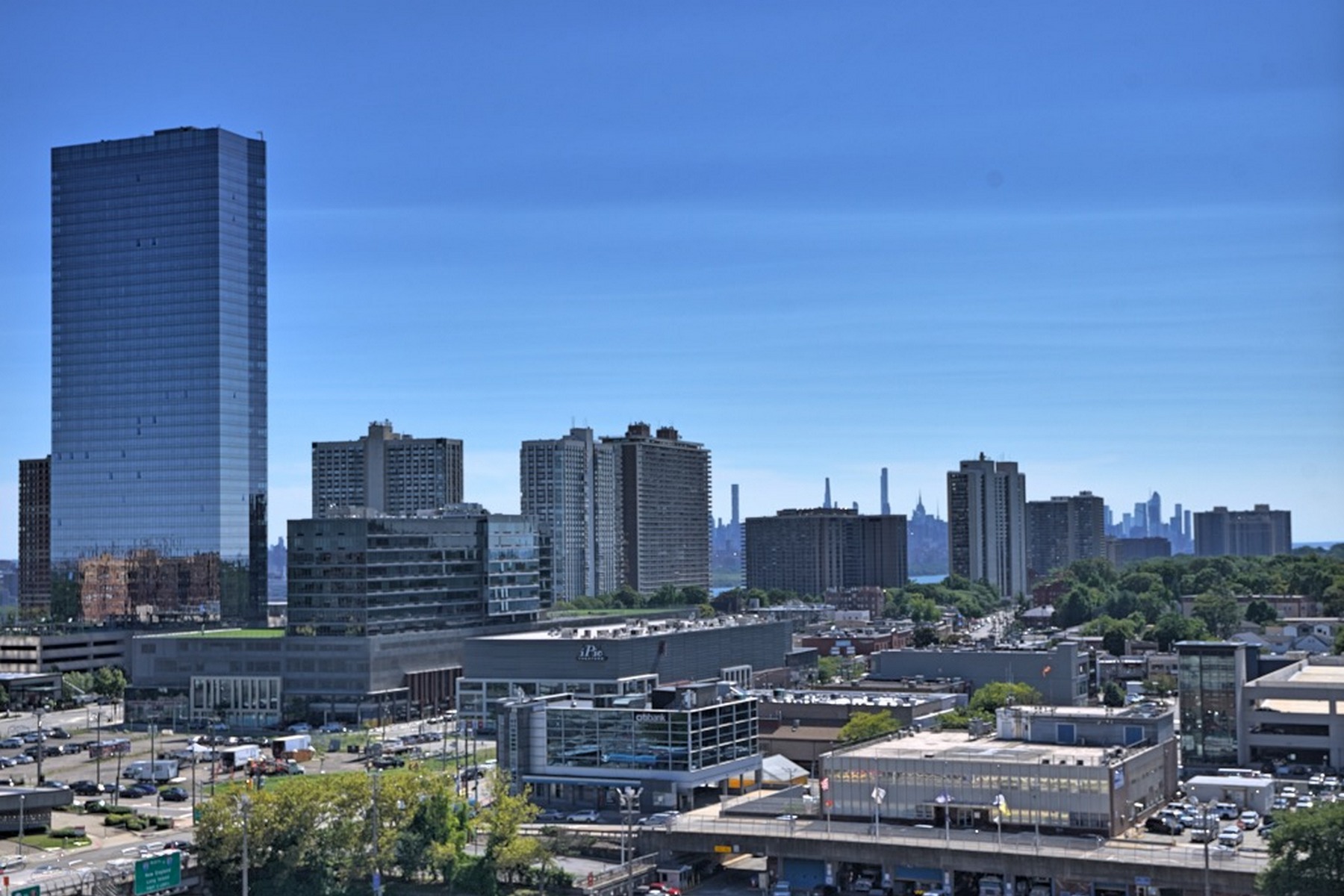 2160 Center Avenue Unit# 4G
