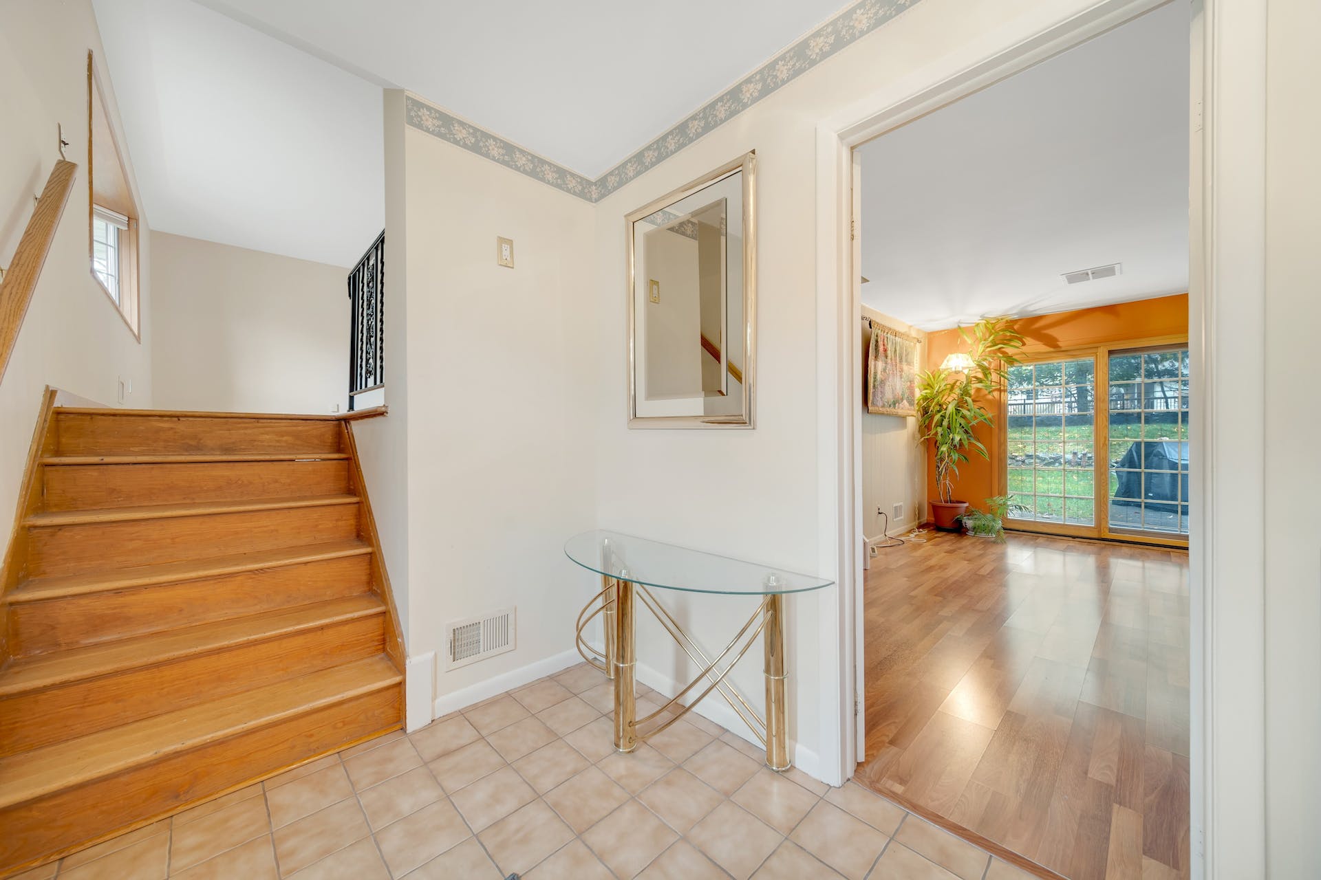 16 Dante Place 