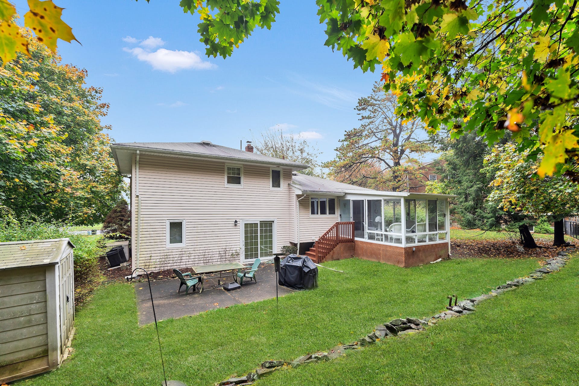 16 Dante Place 