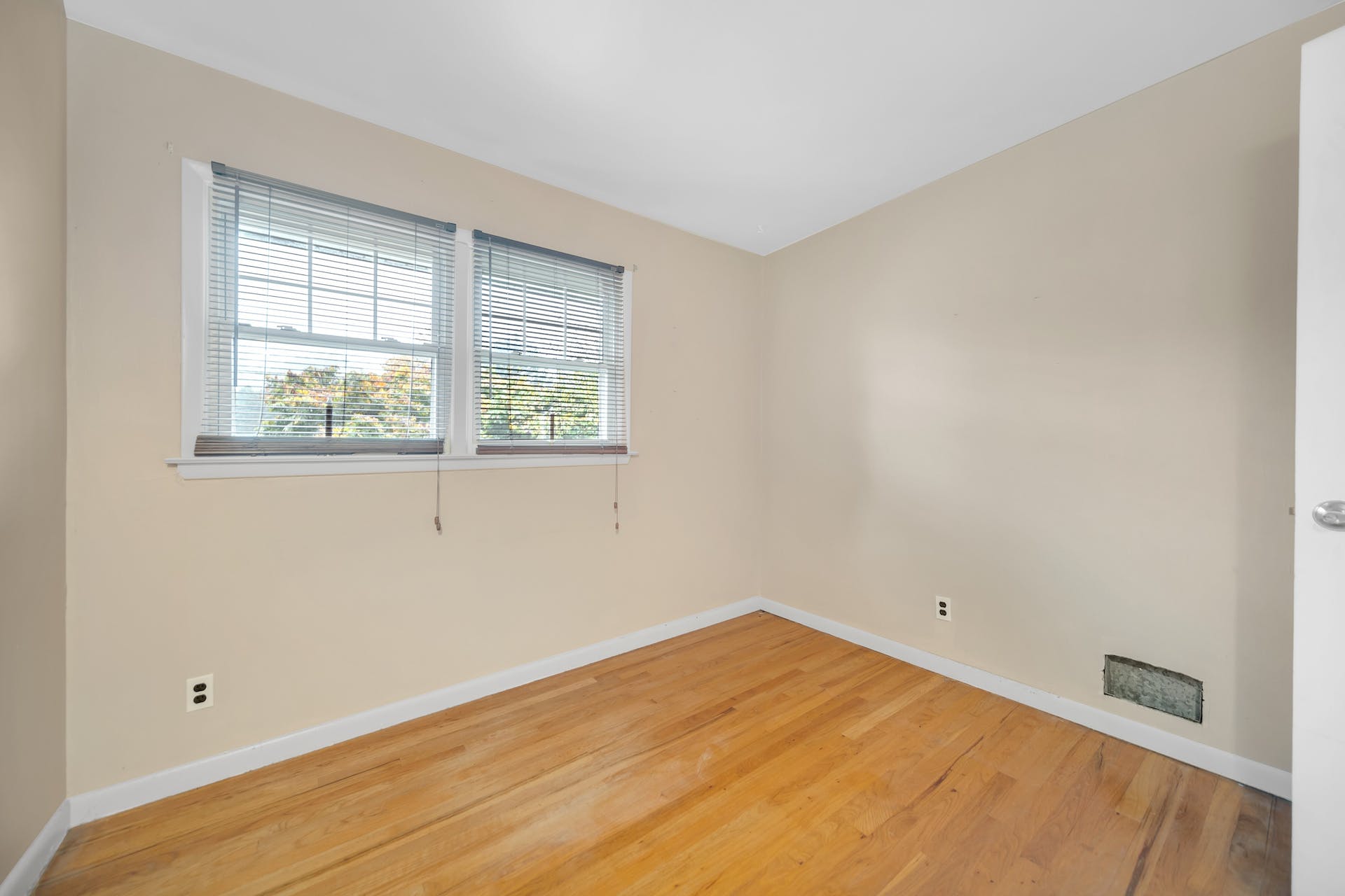 16 Dante Place 