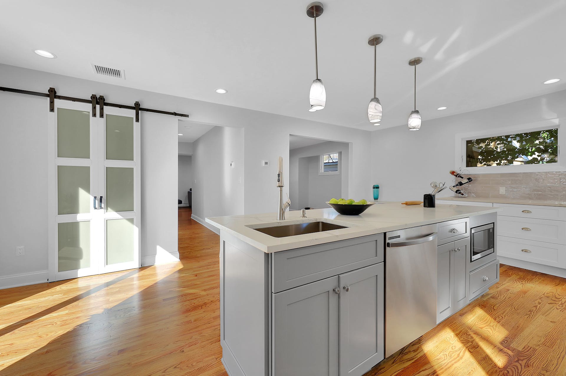 10-04 Bellair Avenue 