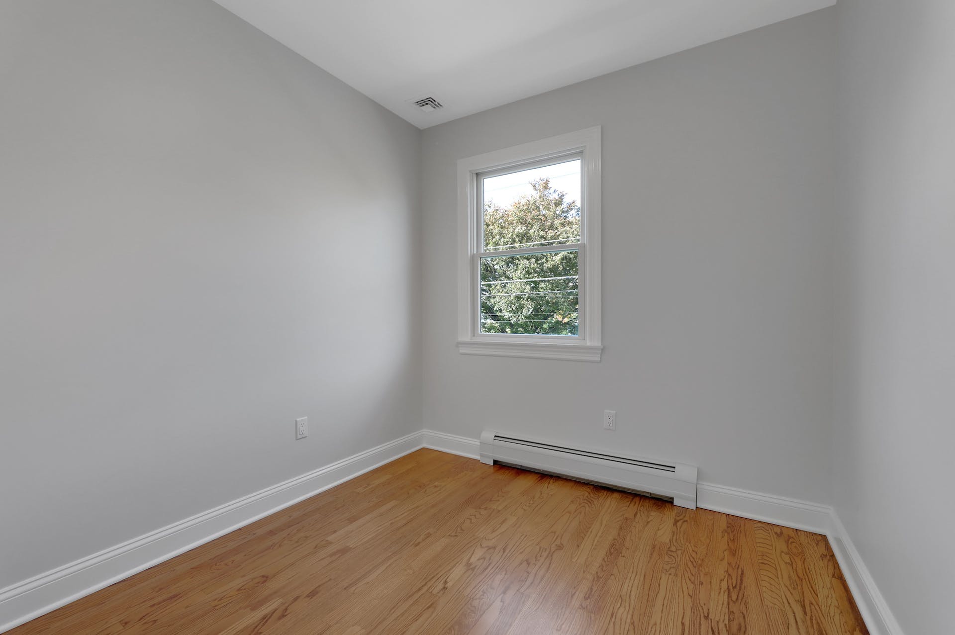 10-04 Bellair Avenue 