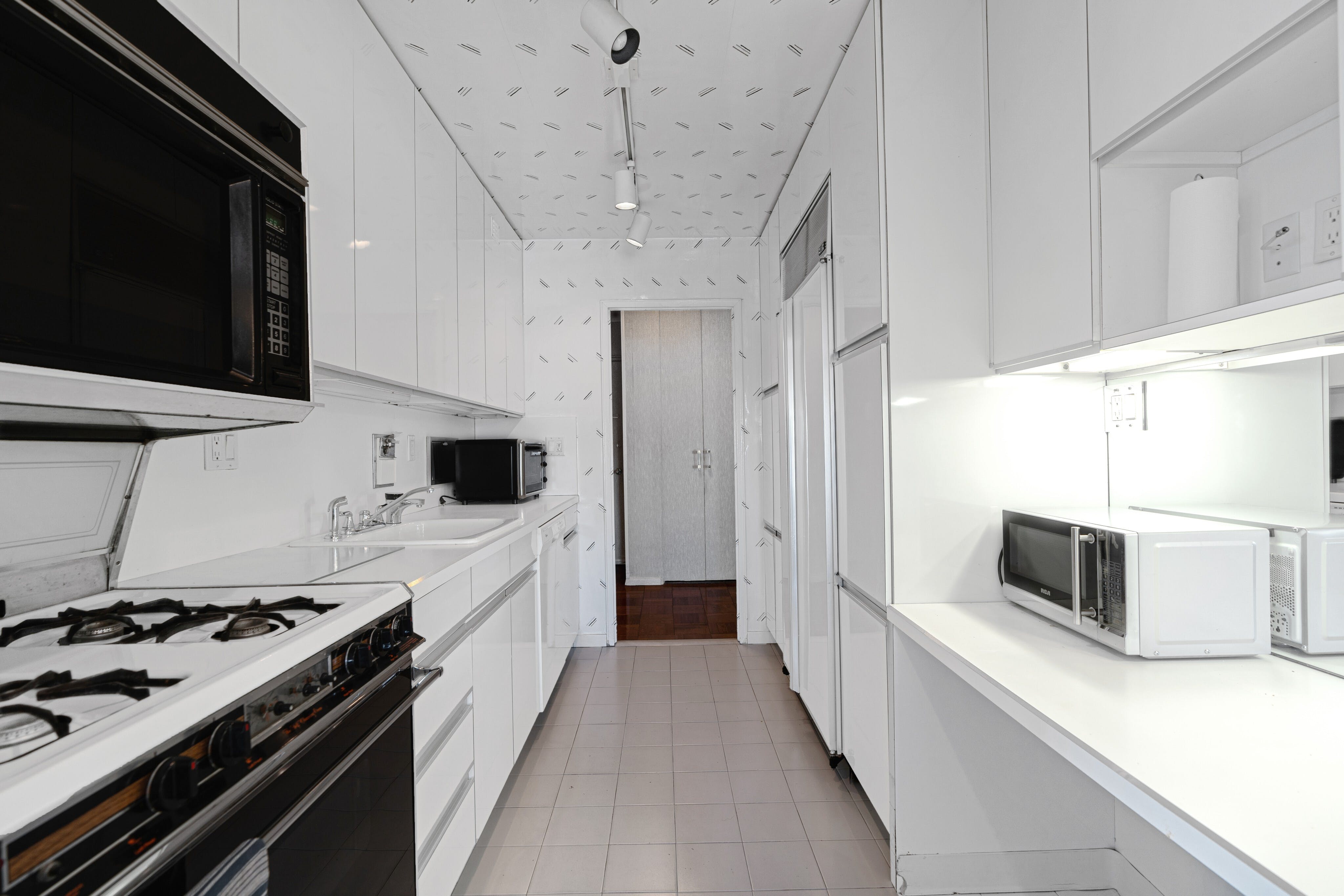2000 Linwood Avenue Unit# 17V