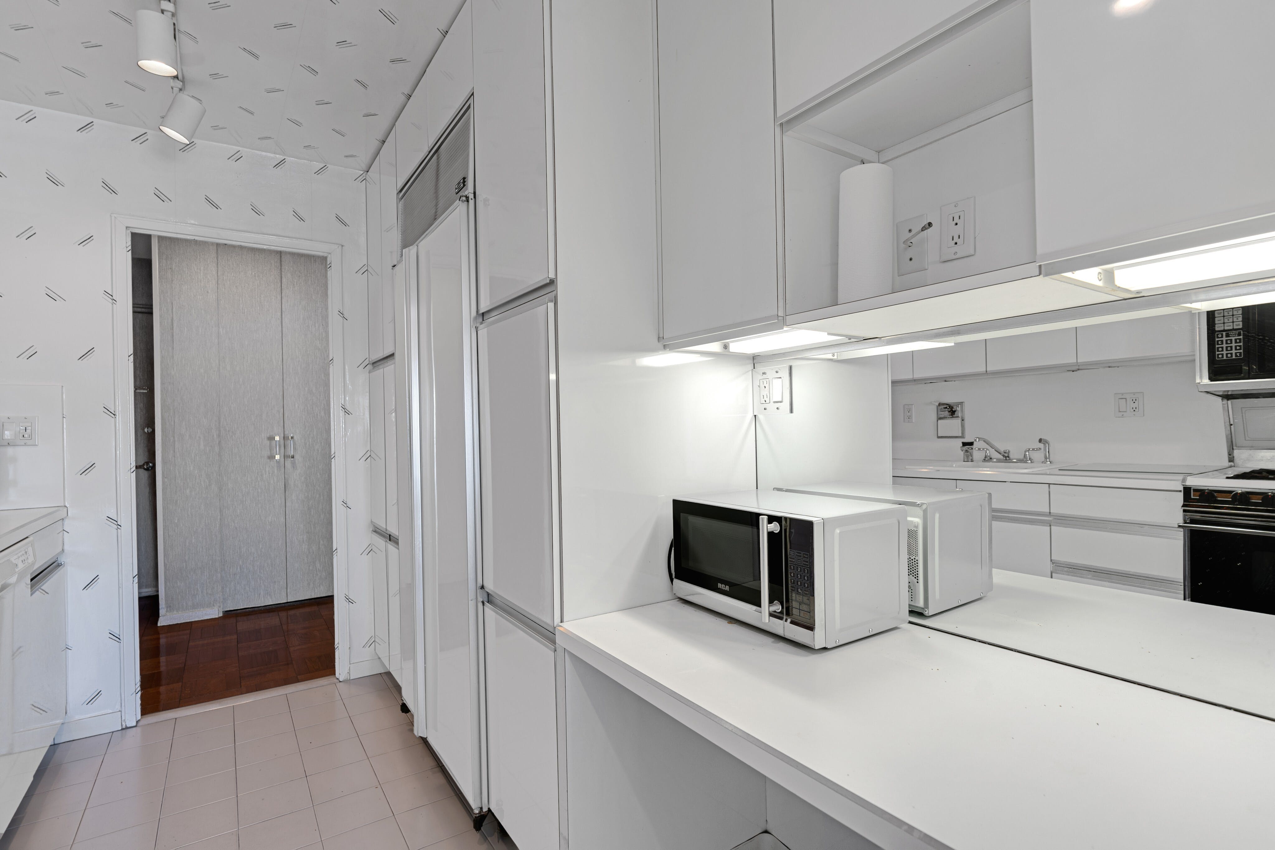 2000 Linwood Avenue Unit# 17V