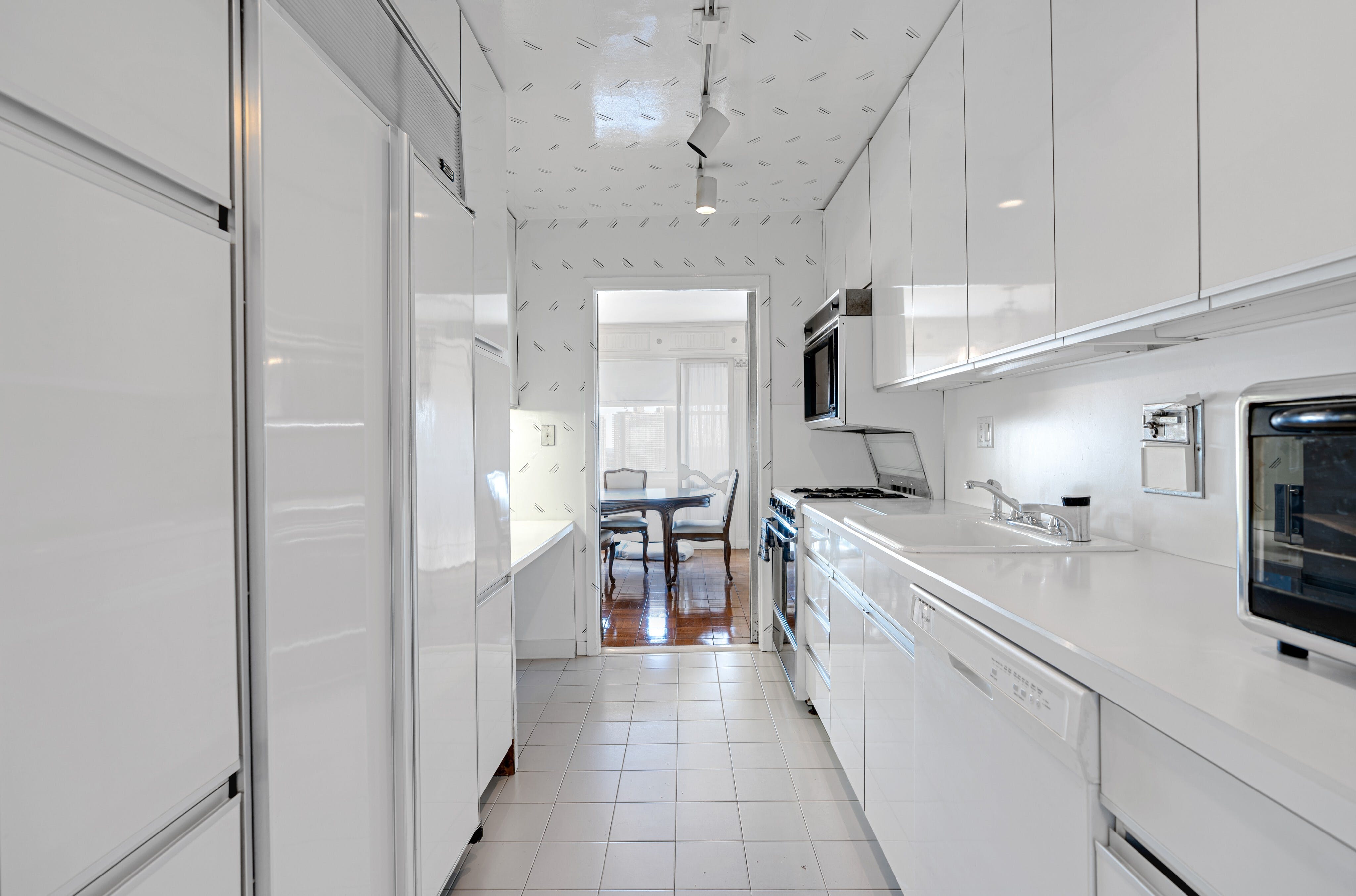 2000 Linwood Avenue Unit# 17V
