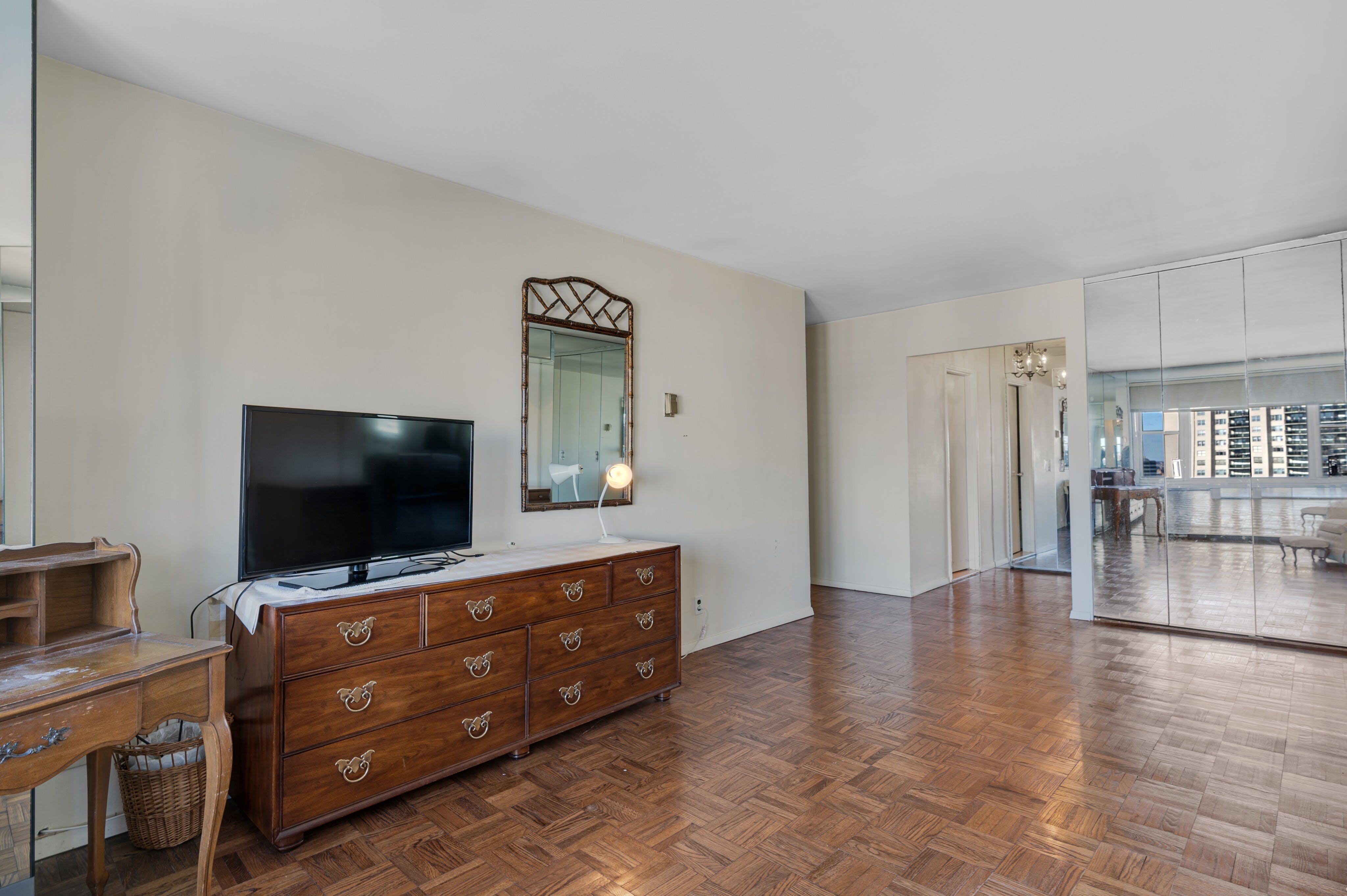 2000 Linwood Avenue Unit# 17V