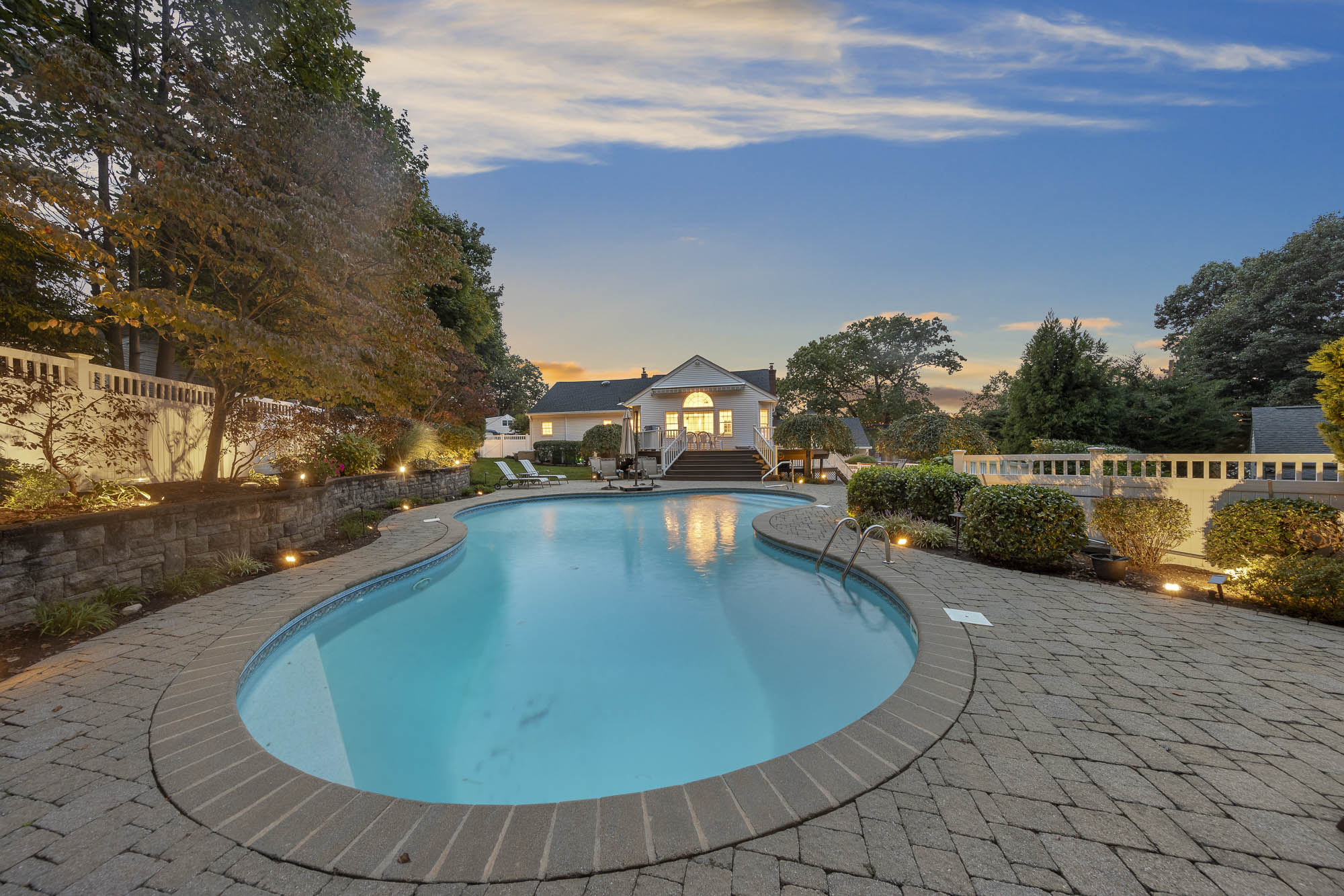 104 Colonial Road