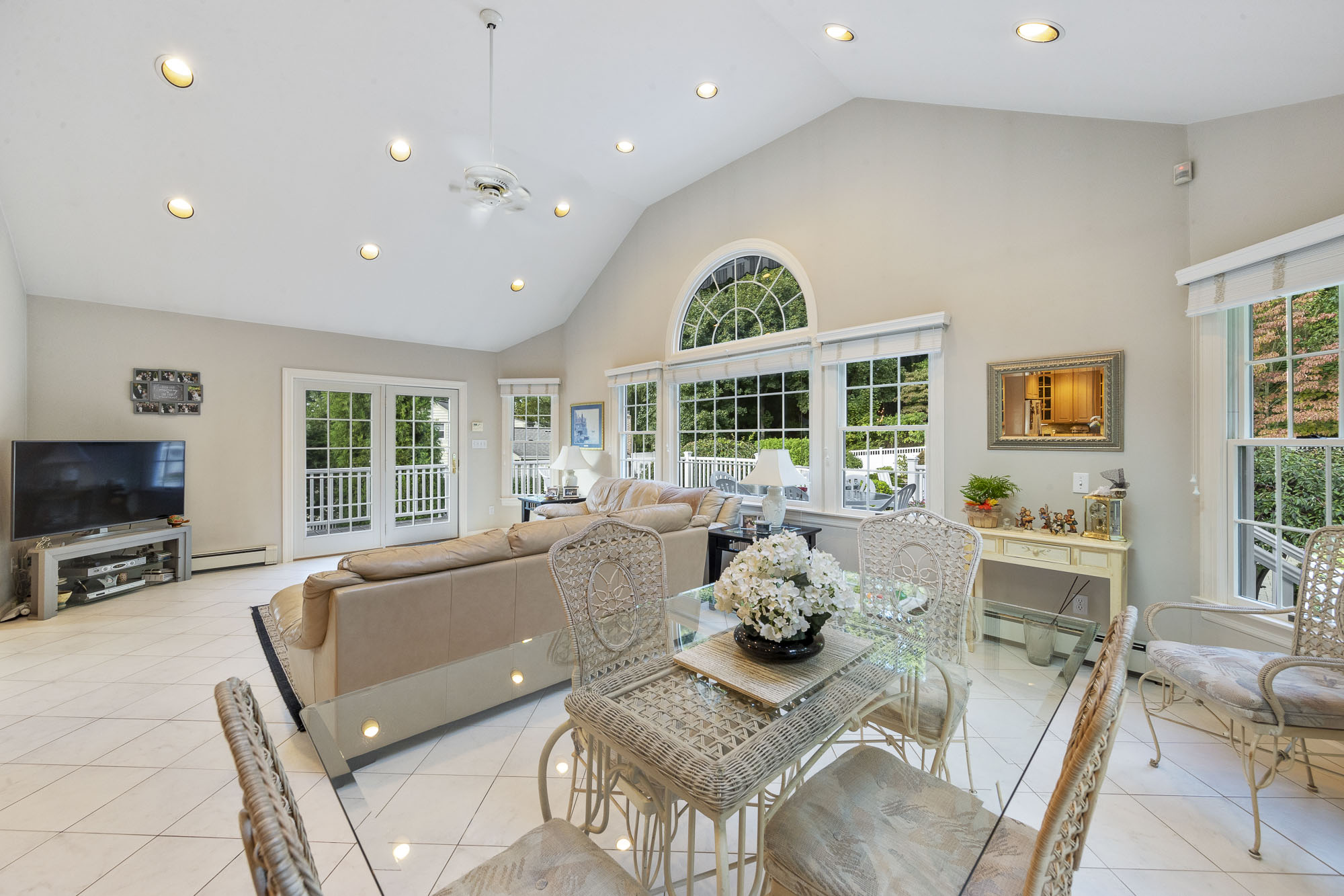104 Colonial Road