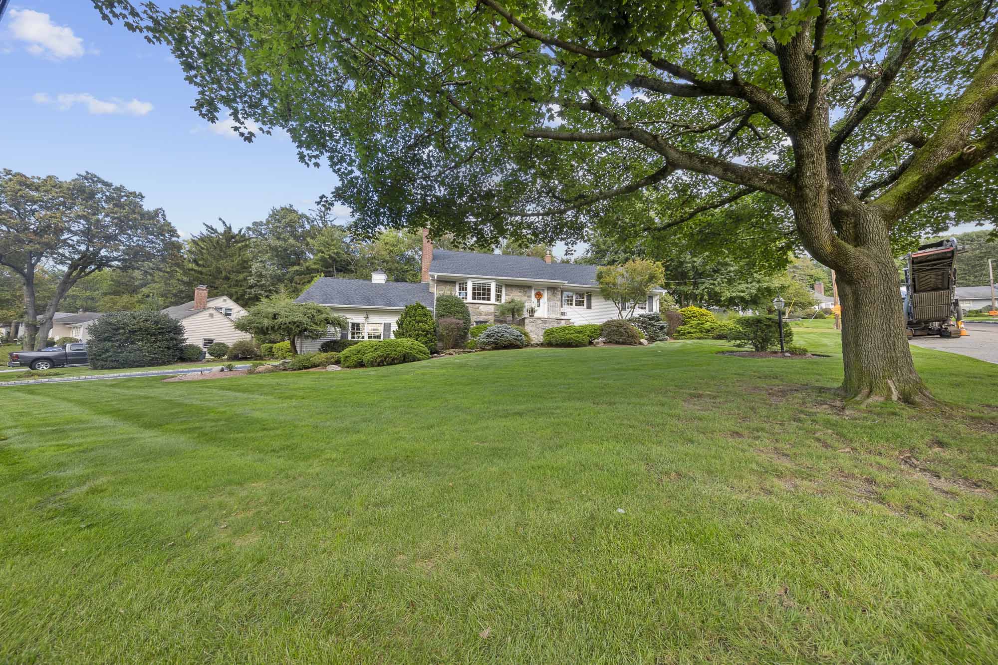 104 Colonial Road