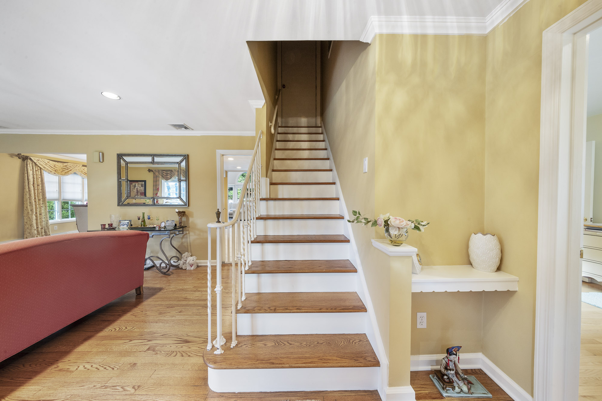 104 Colonial Road