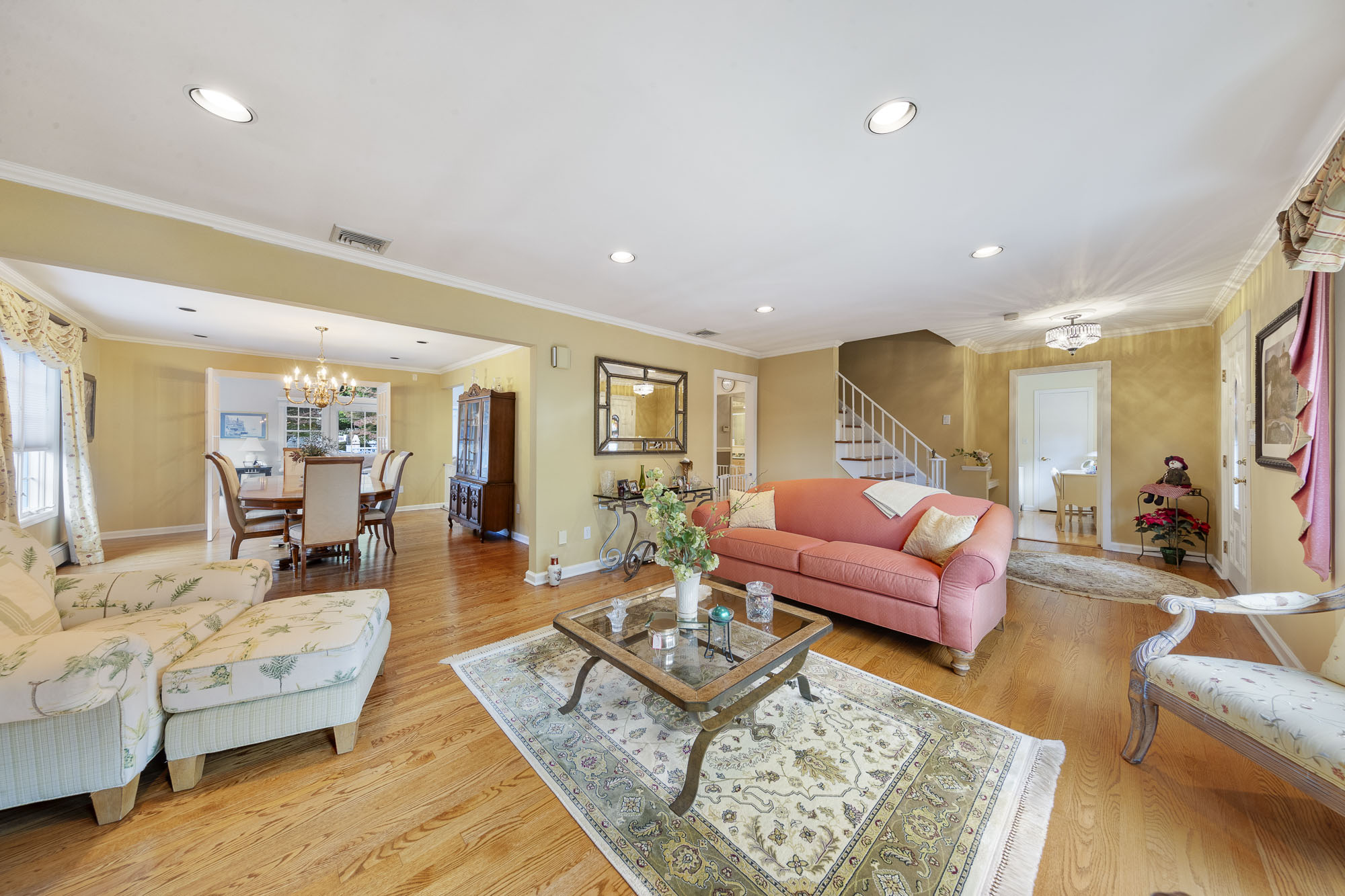 104 Colonial Road