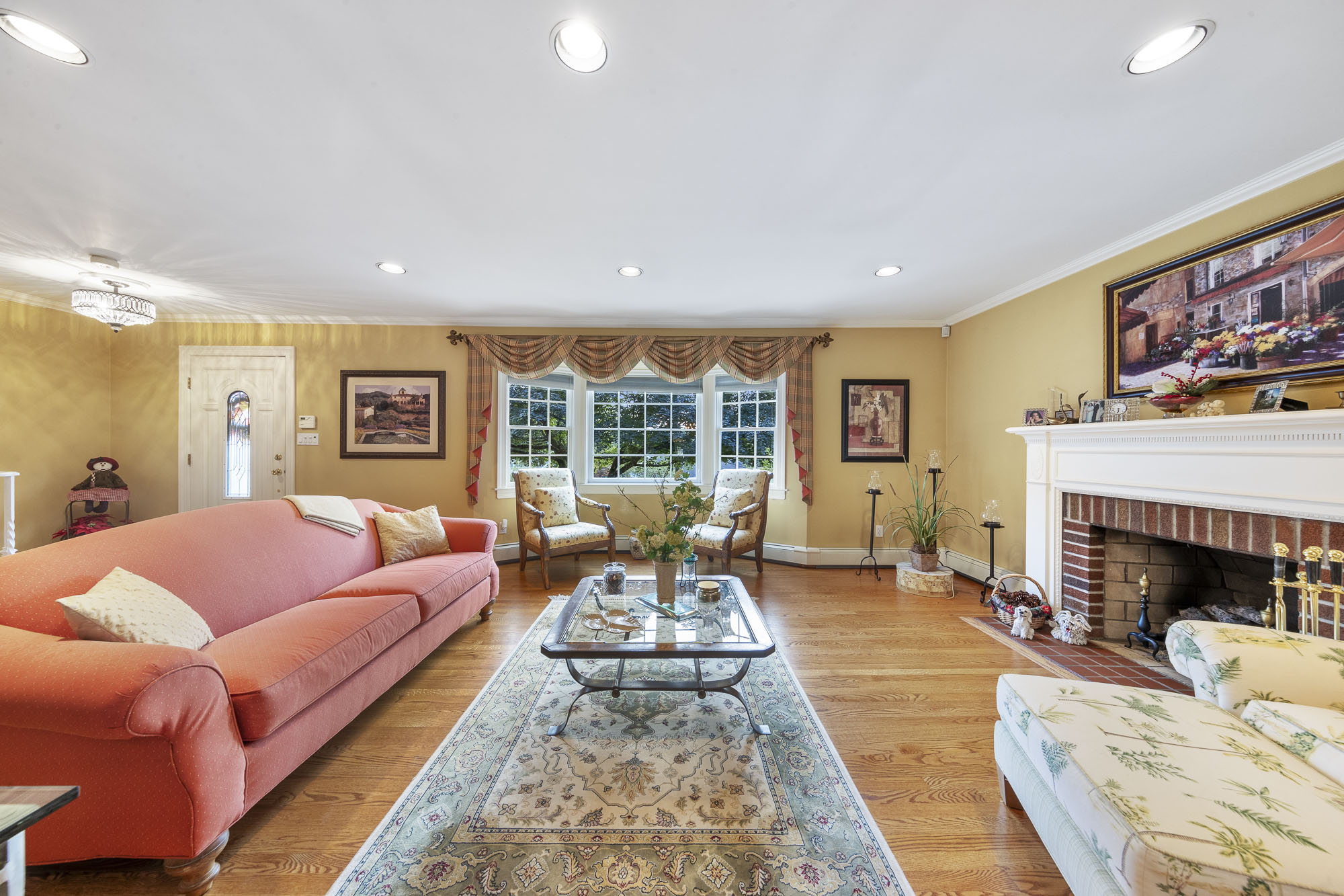 104 Colonial Road