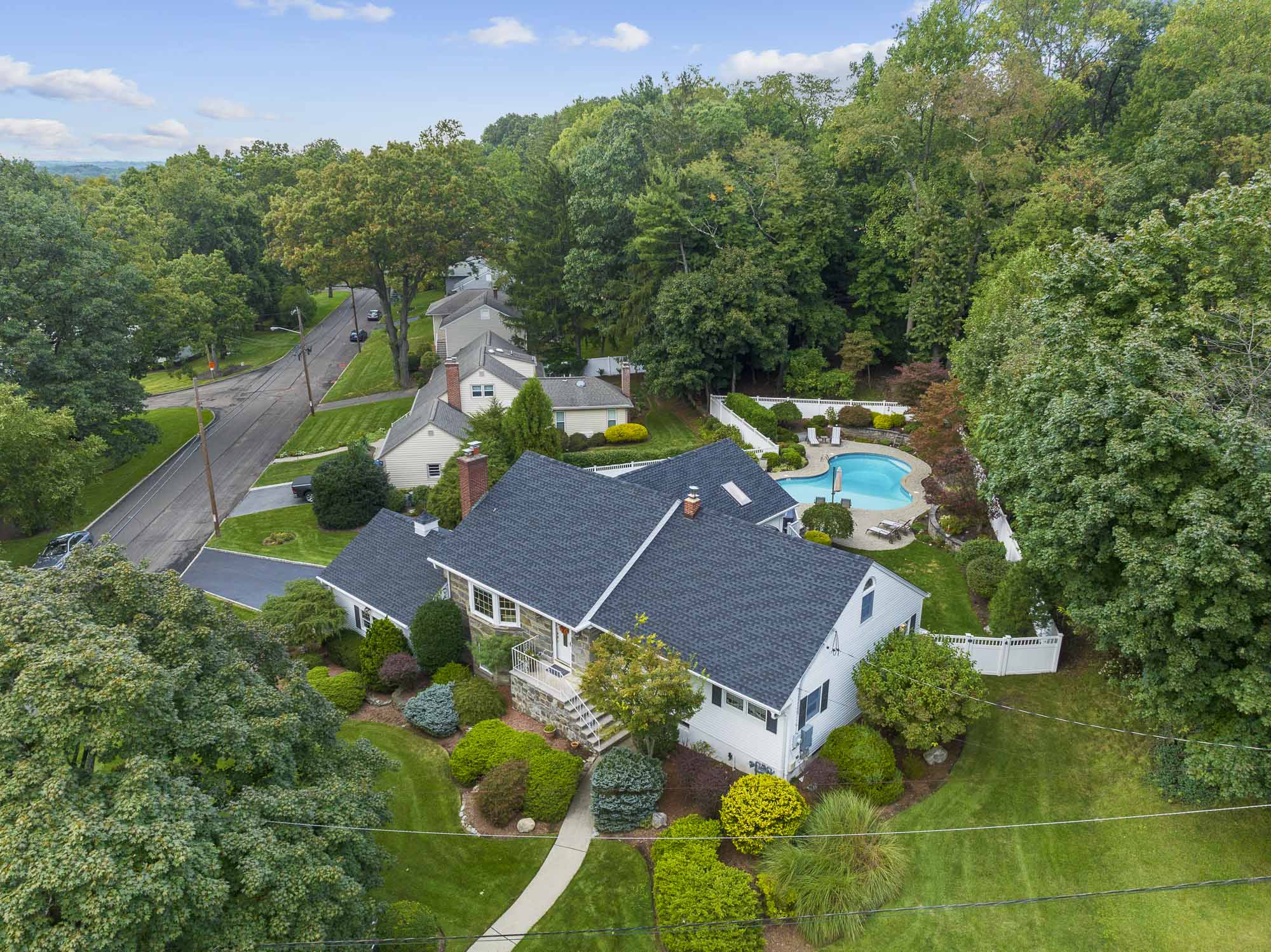 104 Colonial Road
