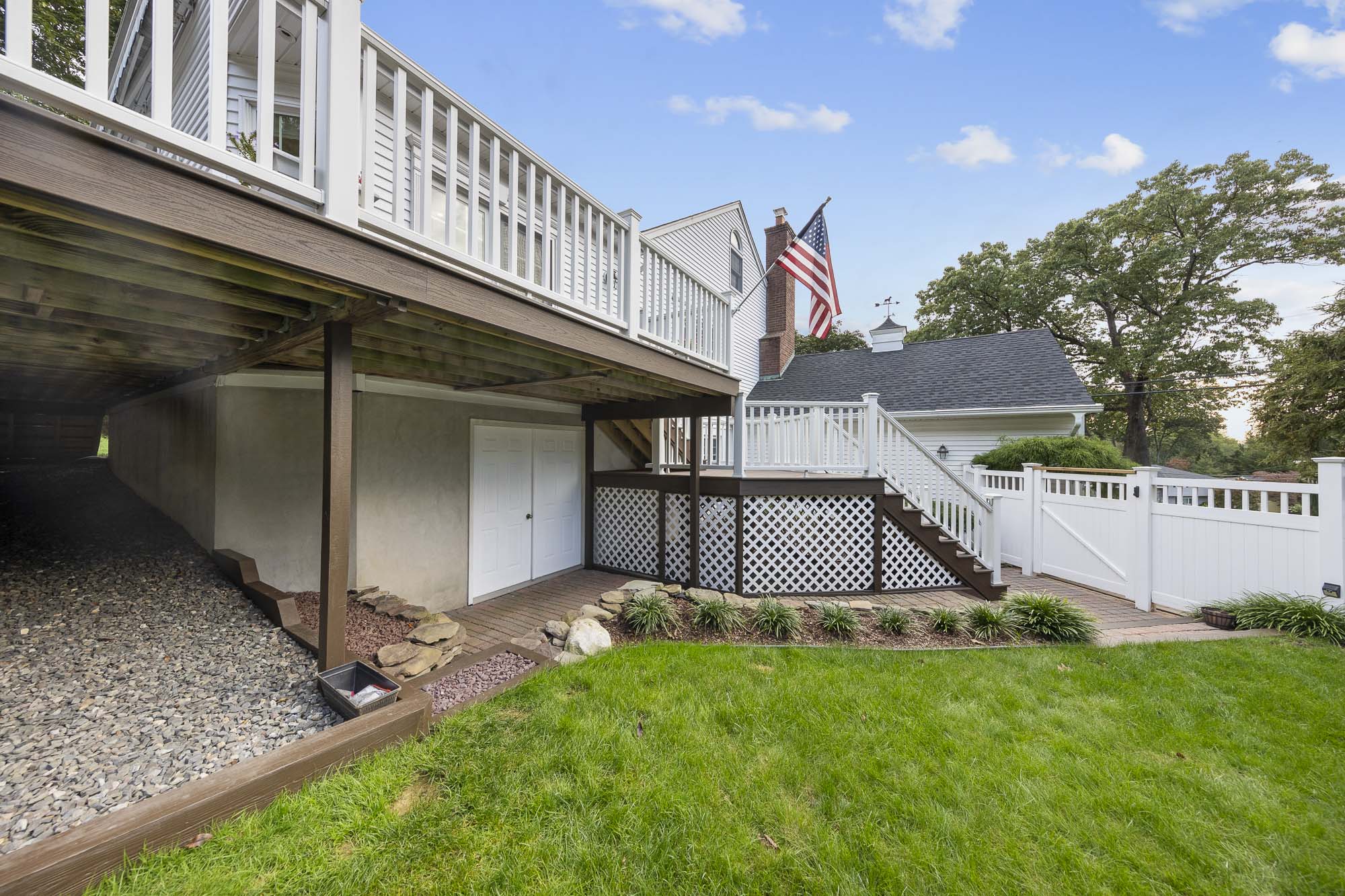 104 Colonial Road