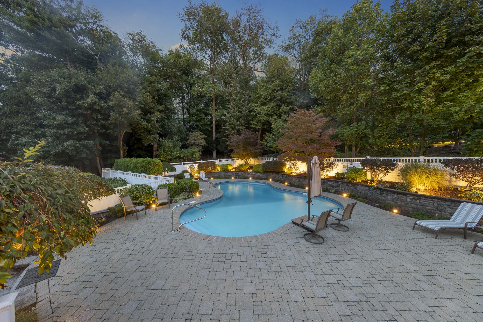 104 Colonial Road