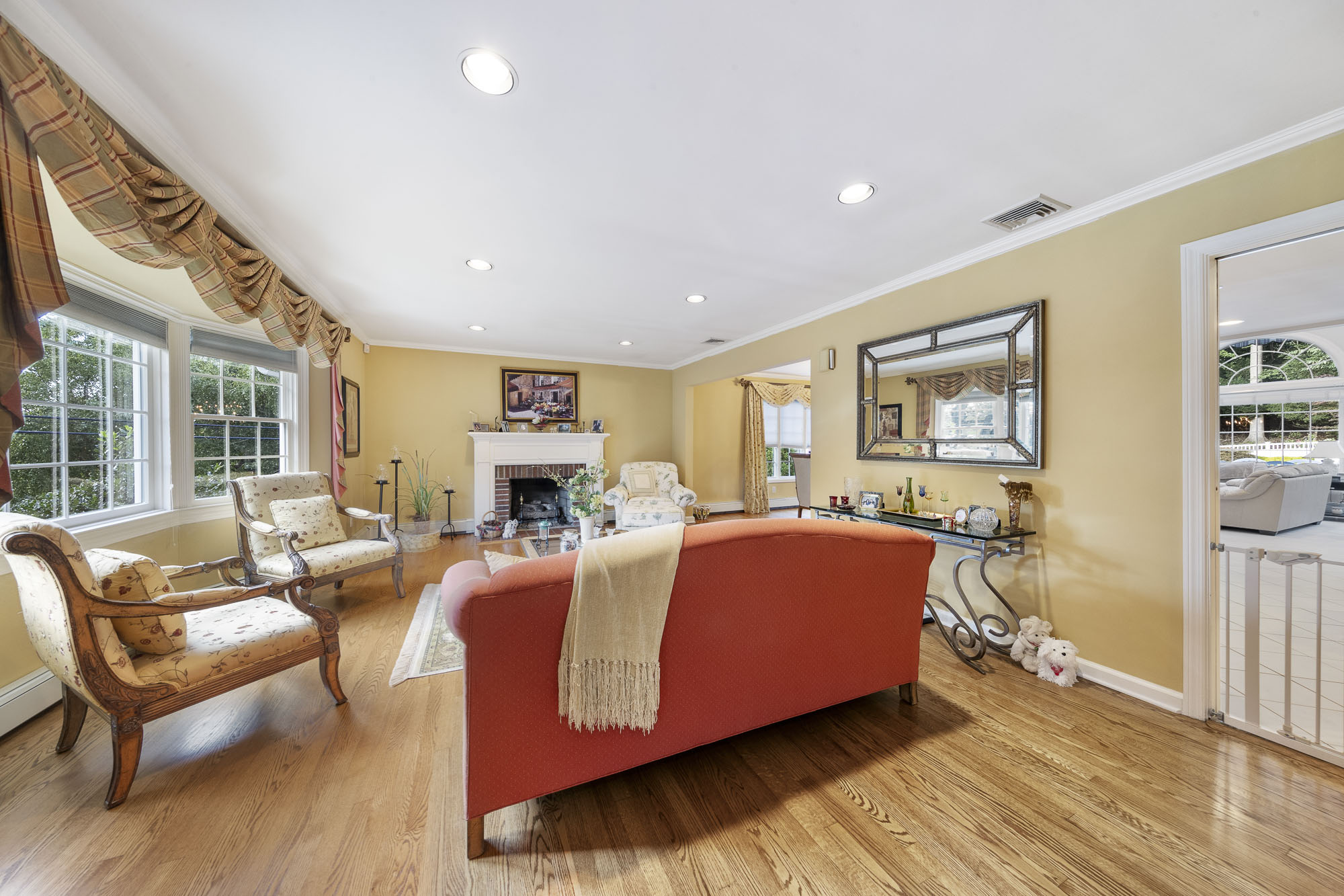 104 Colonial Road