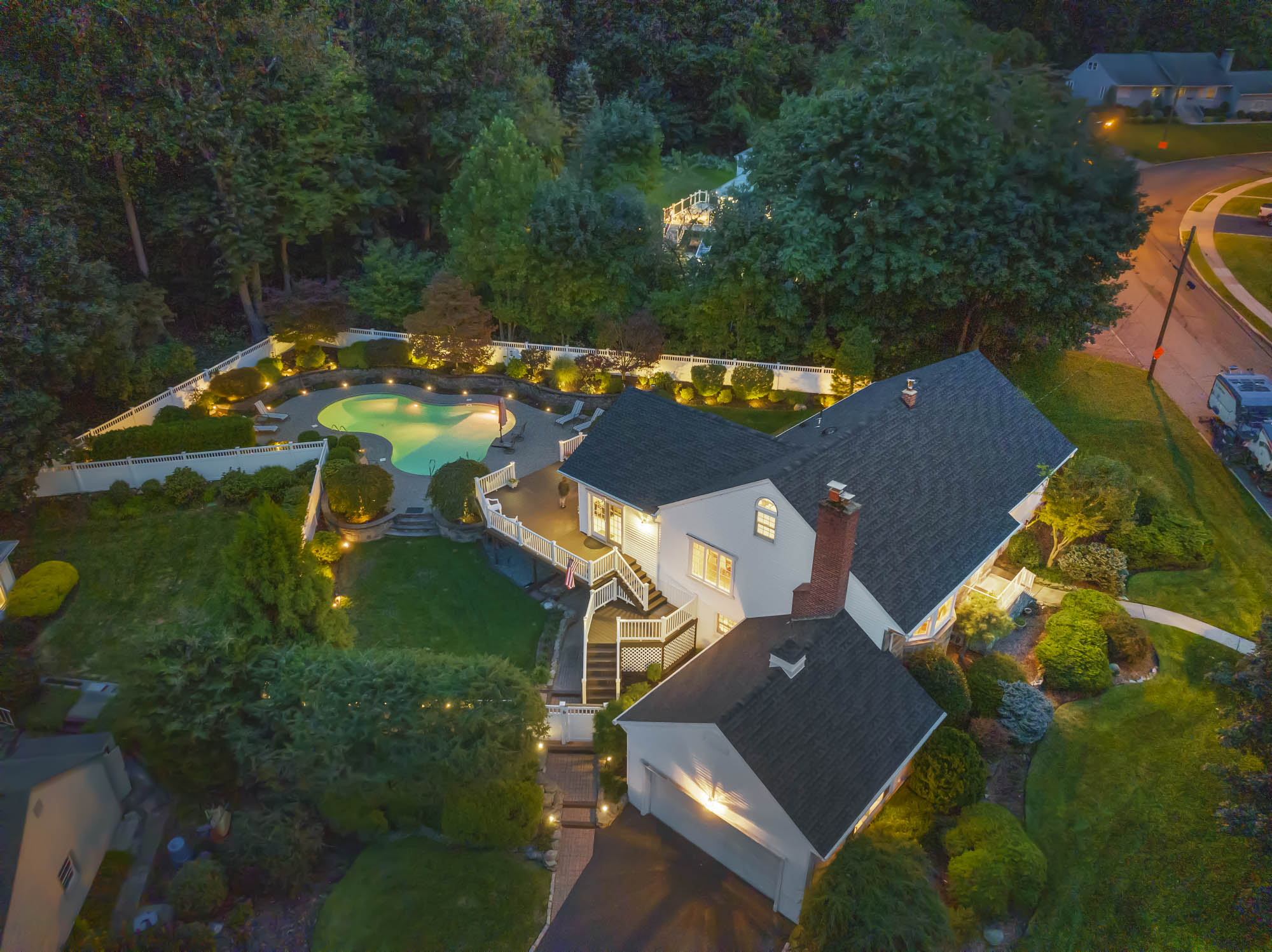 104 Colonial Road