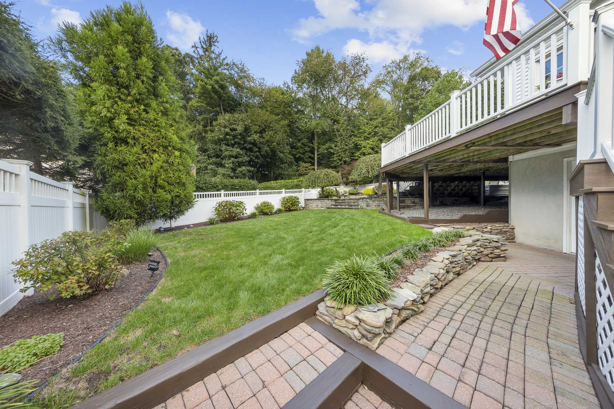 104 Colonial Road