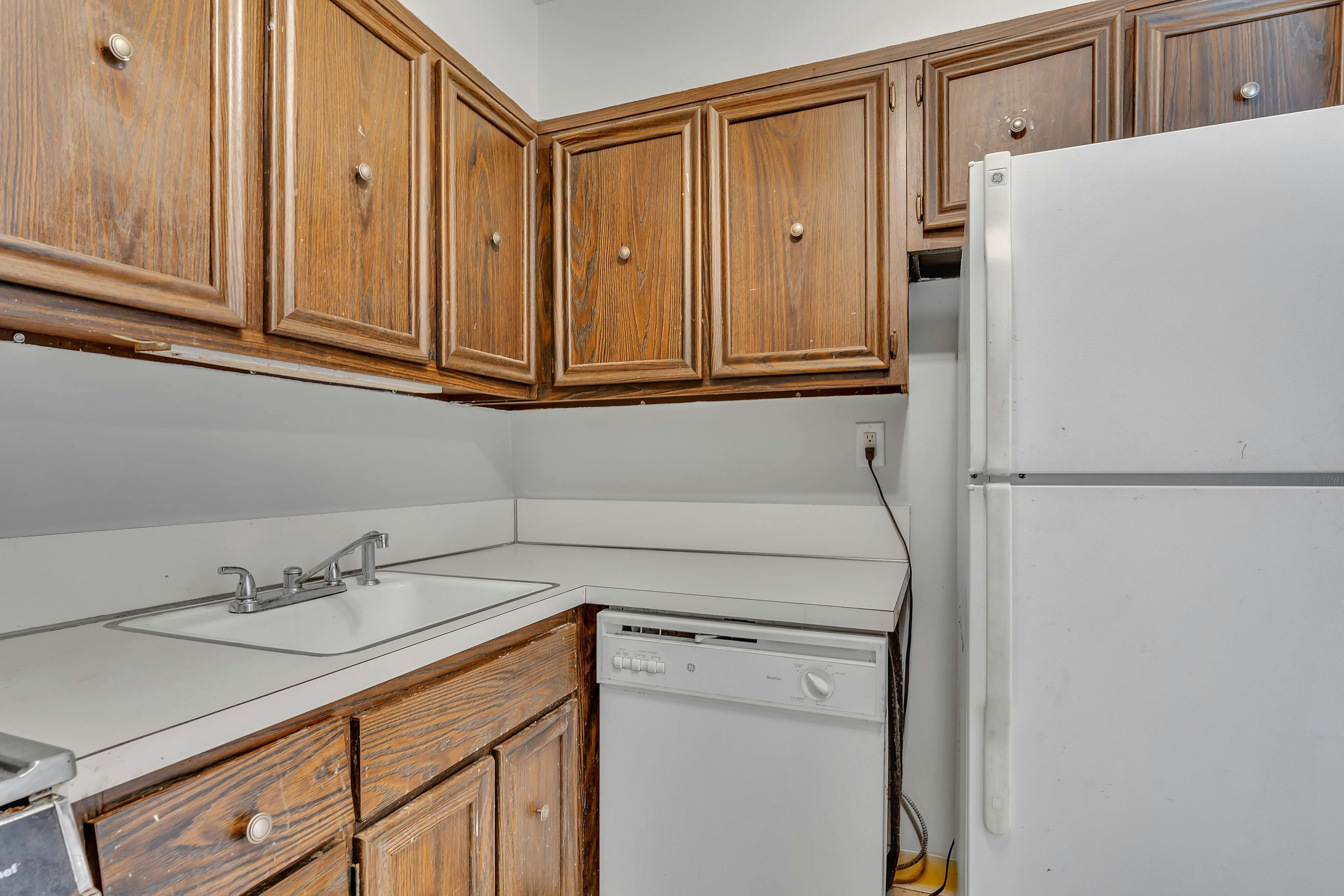 2000 Linwood Avenue Unit# 16N