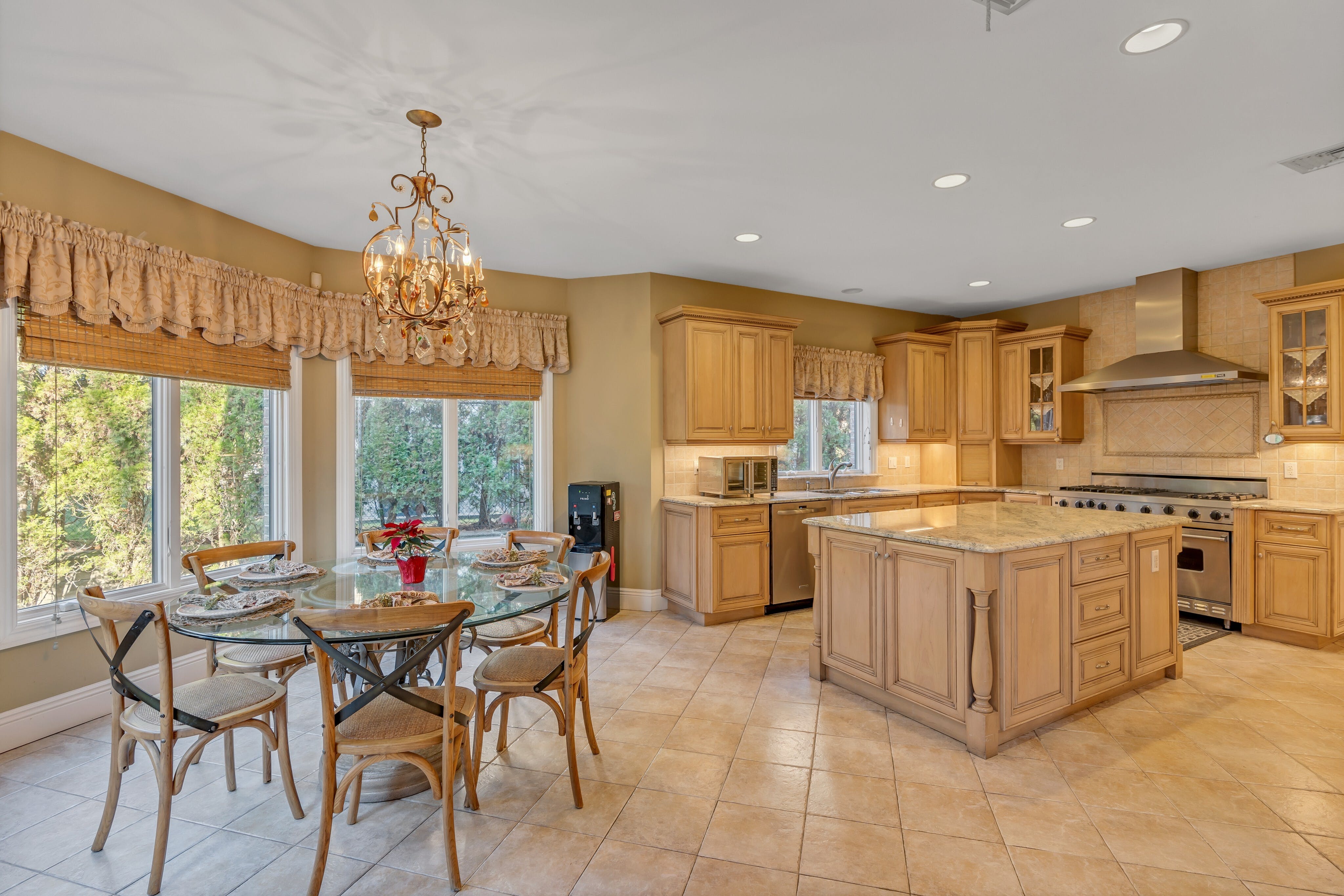 1075 Briar Way 