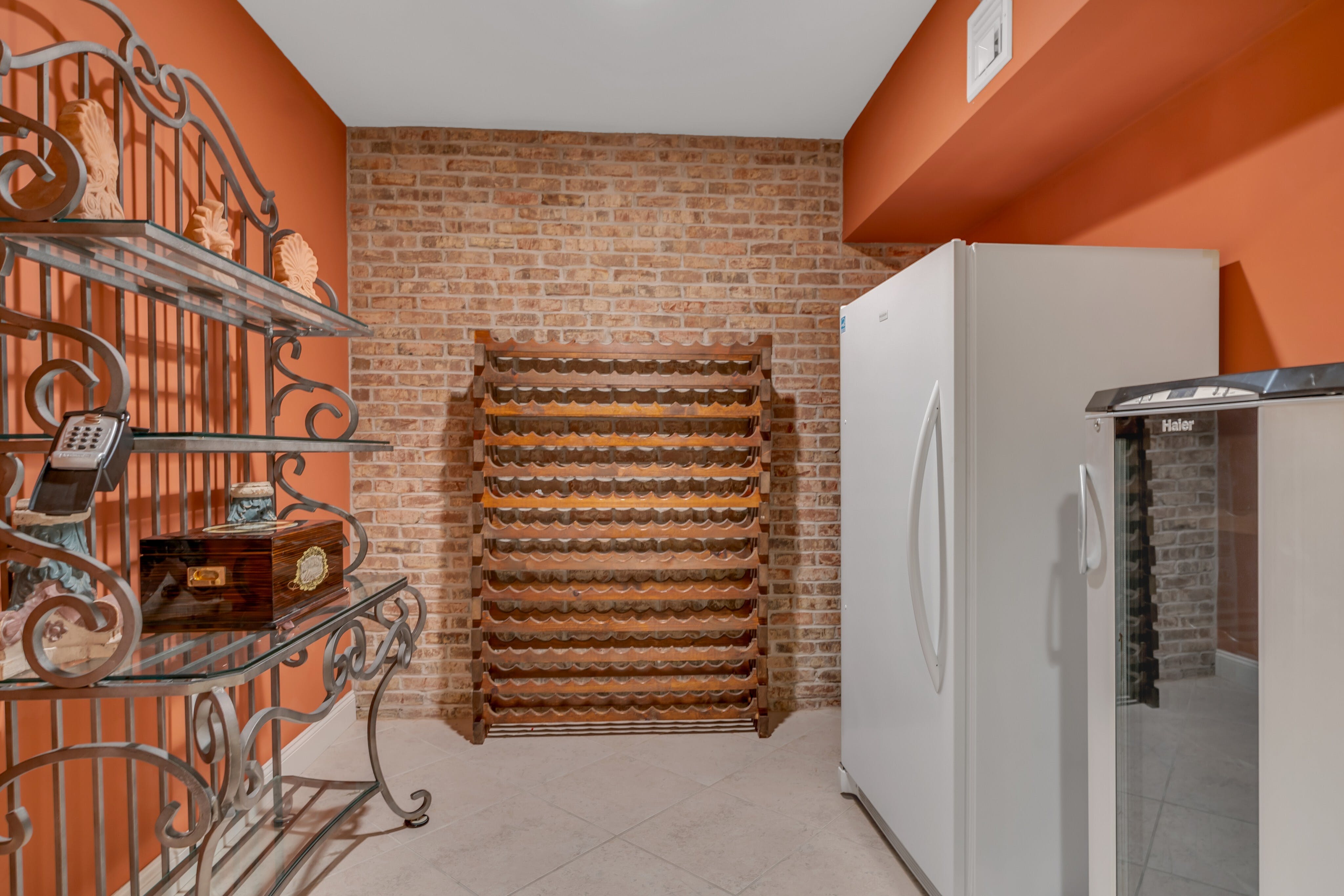 1075 Briar Way 
