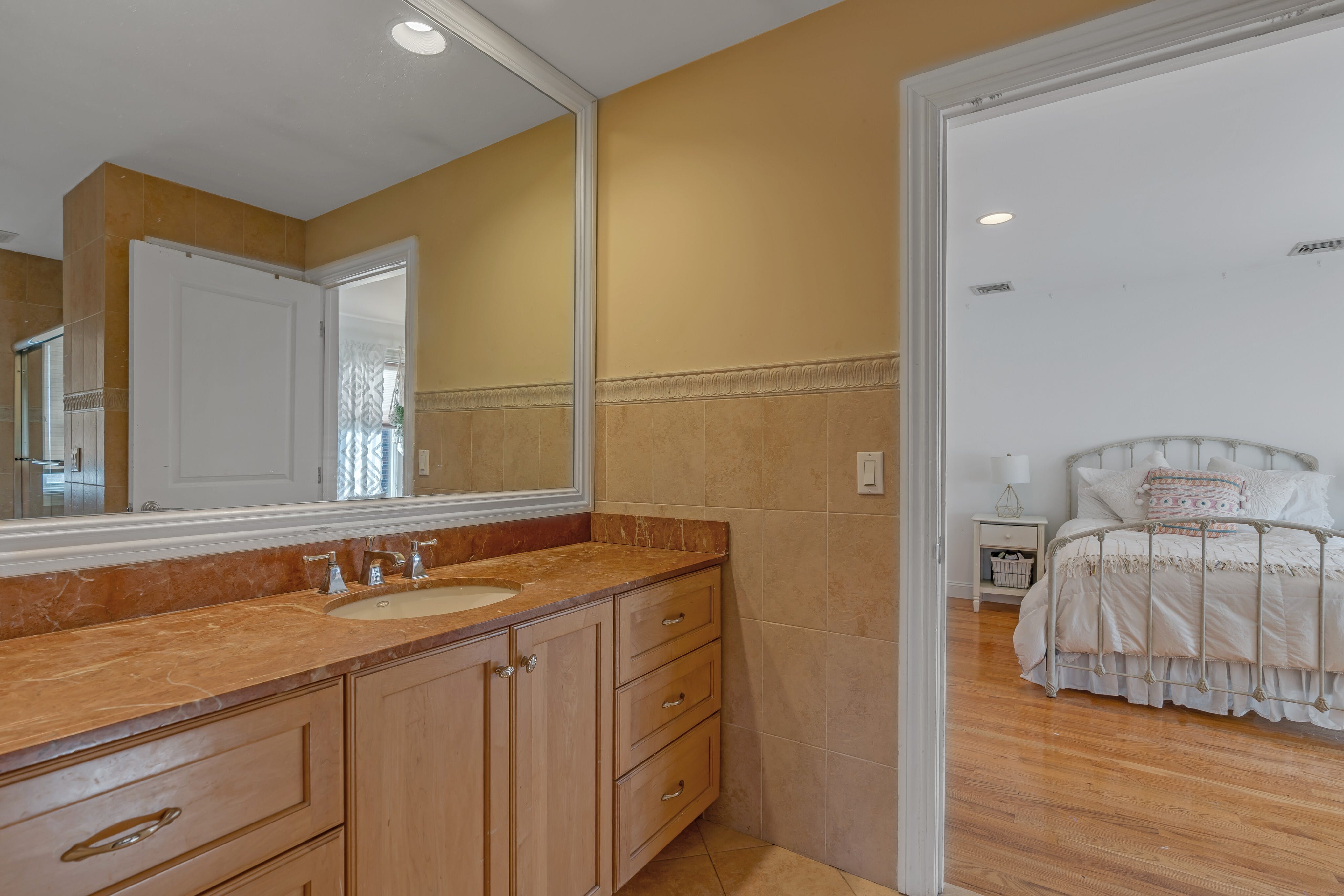 1075 Briar Way 