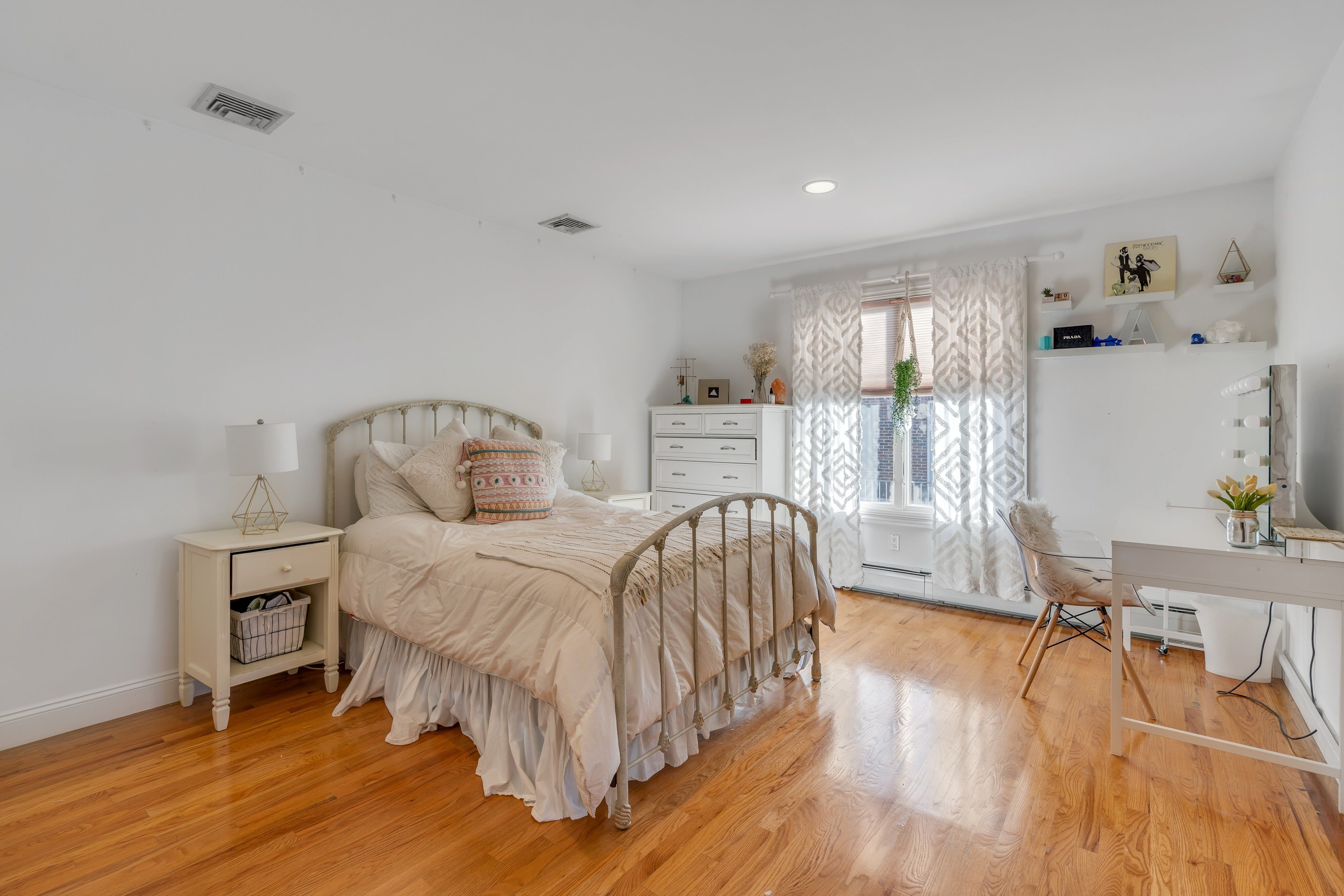 1075 Briar Way 