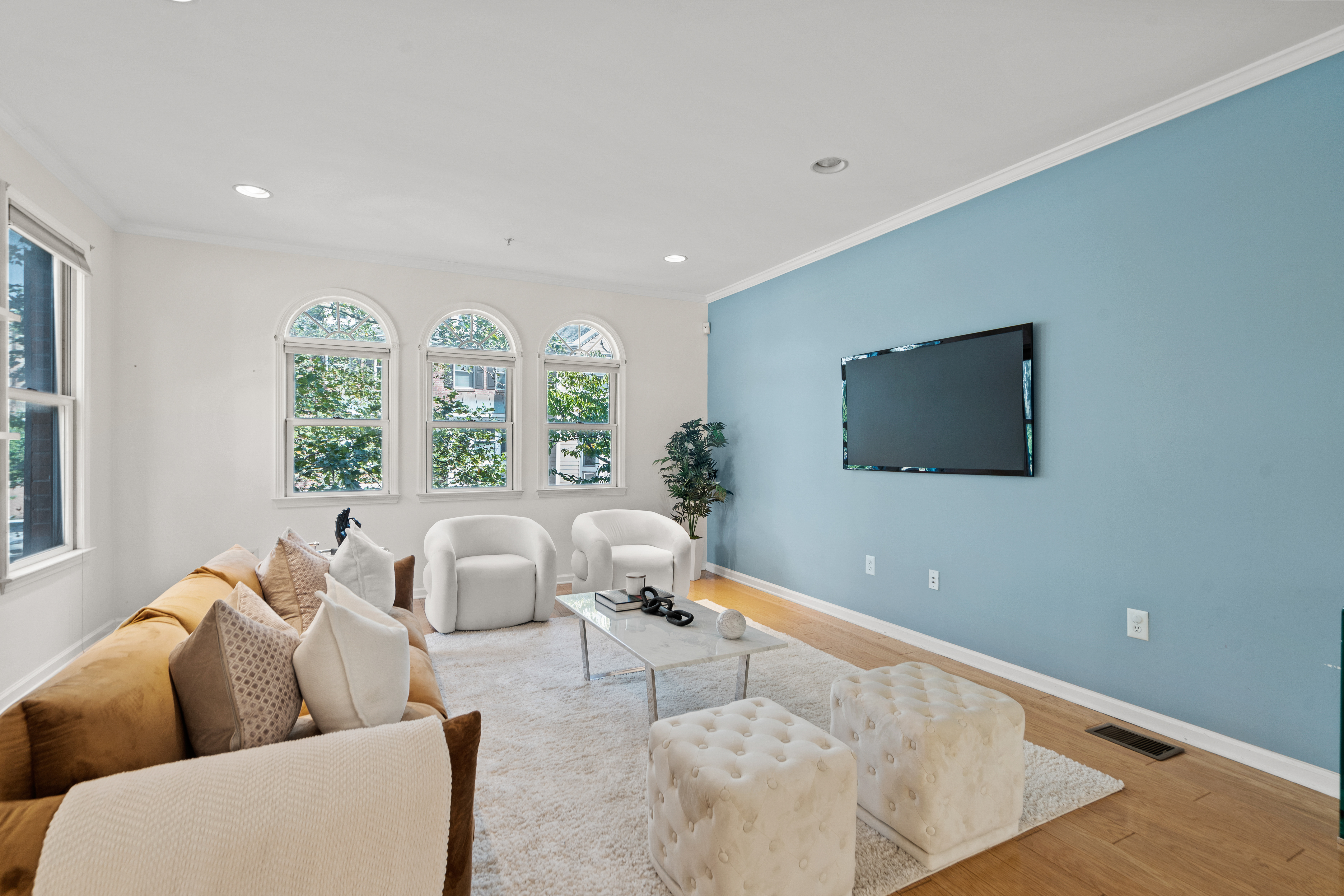 416 Newburgh Ct 