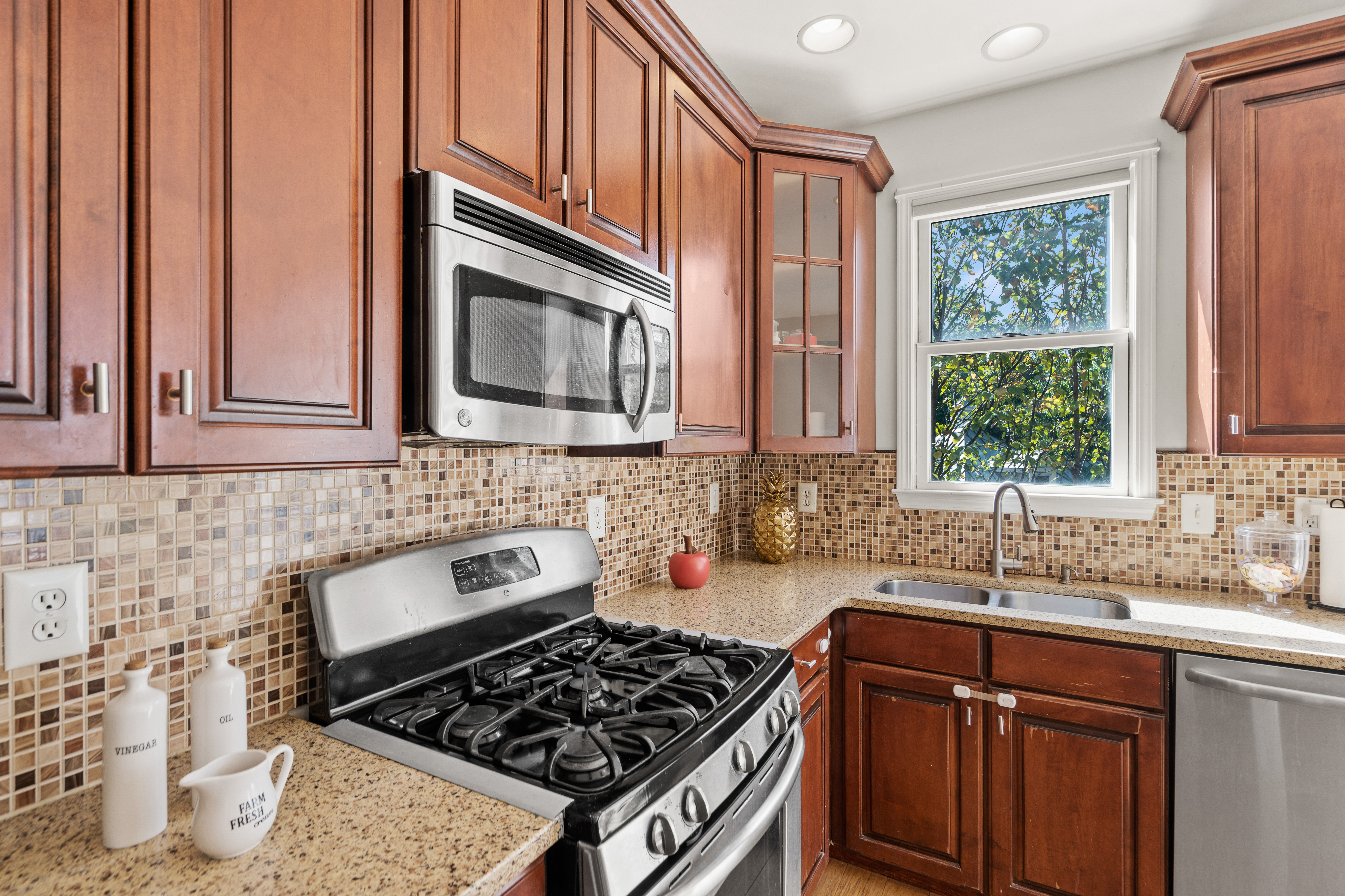 416 Newburgh Ct 